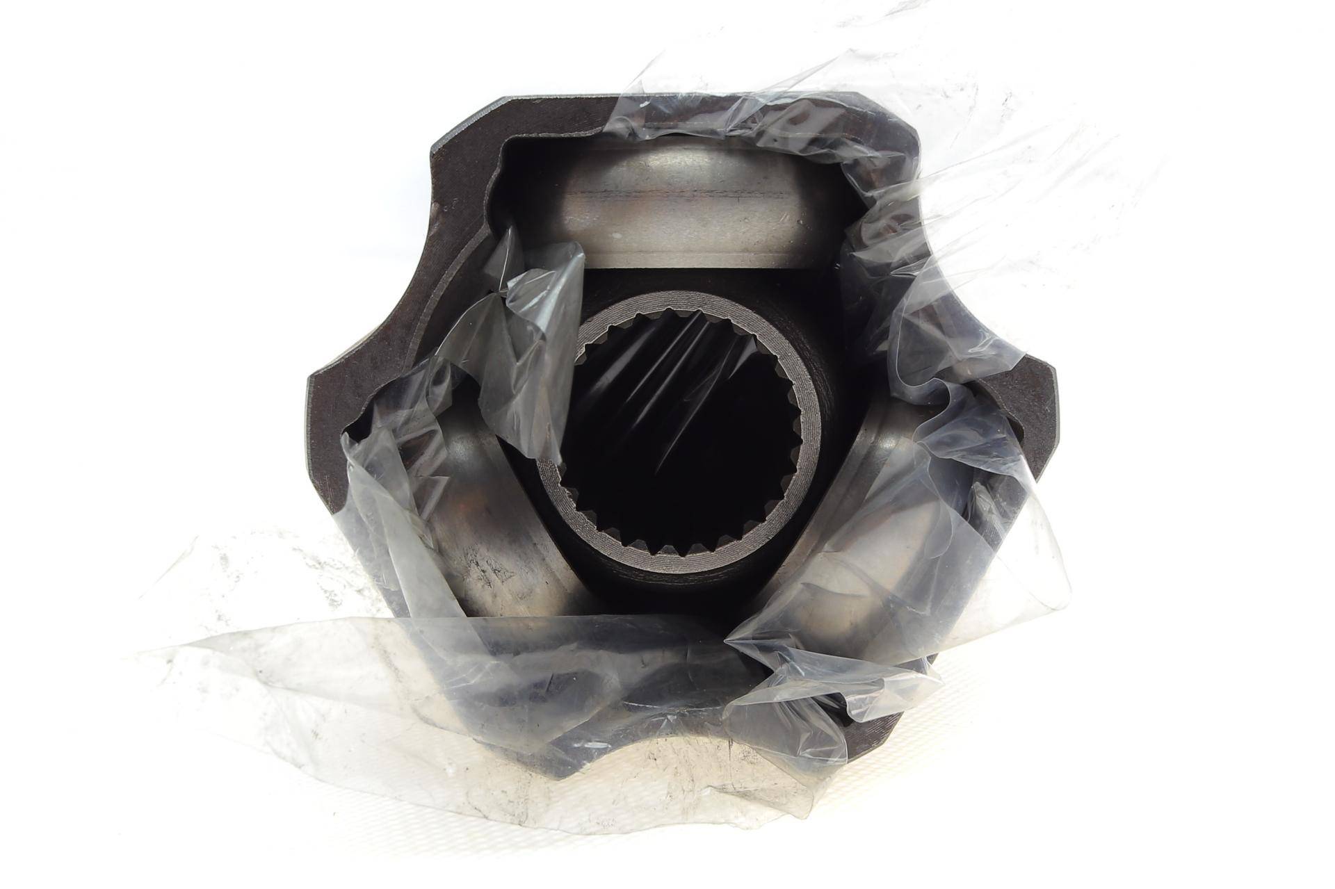 Піввісь BMW X5 (E53) 3.0-4.8 00-06 (R) (L=562.5mm)