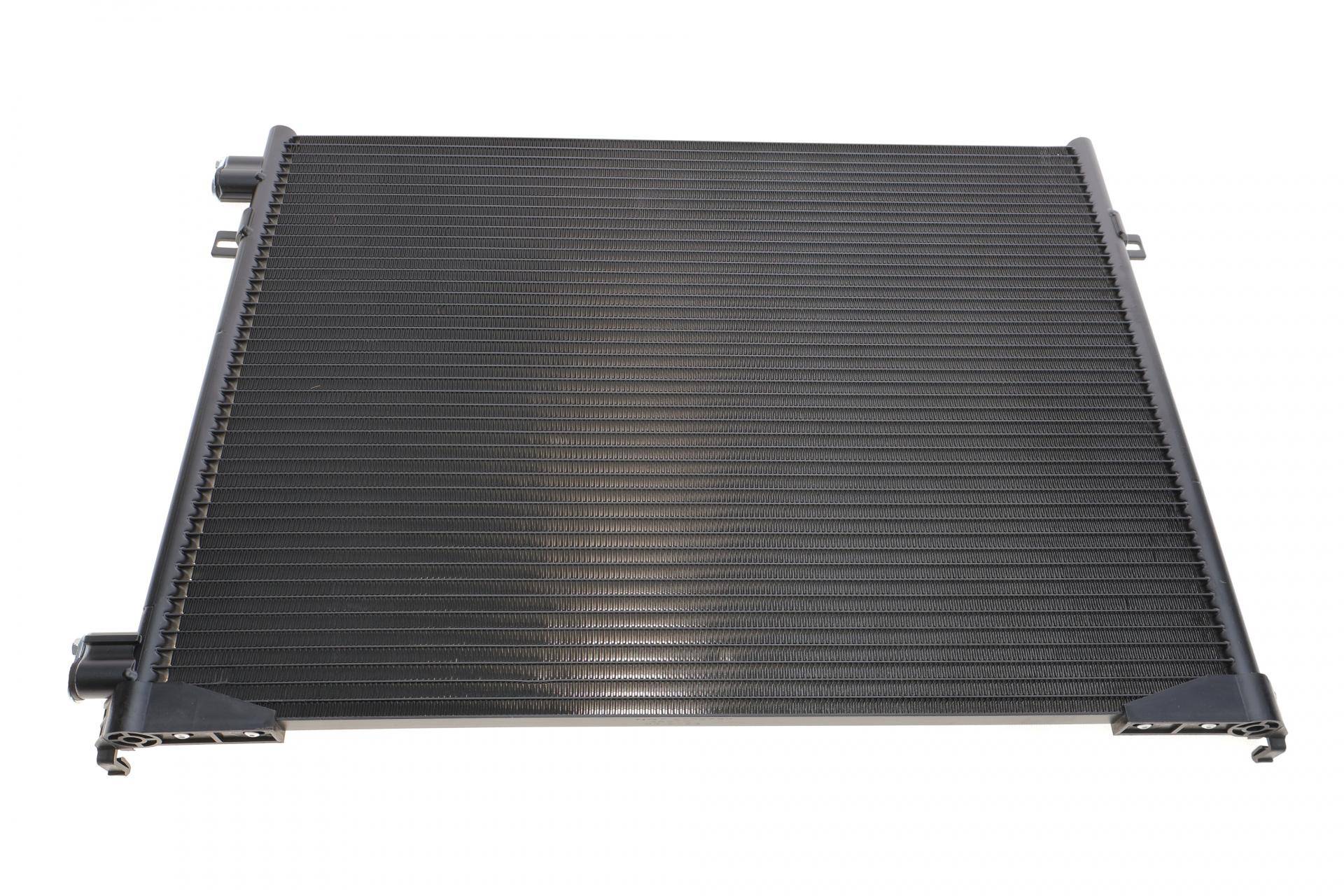 Радіатор кондиціонера Renault Trafic 2.0CDTI 06-