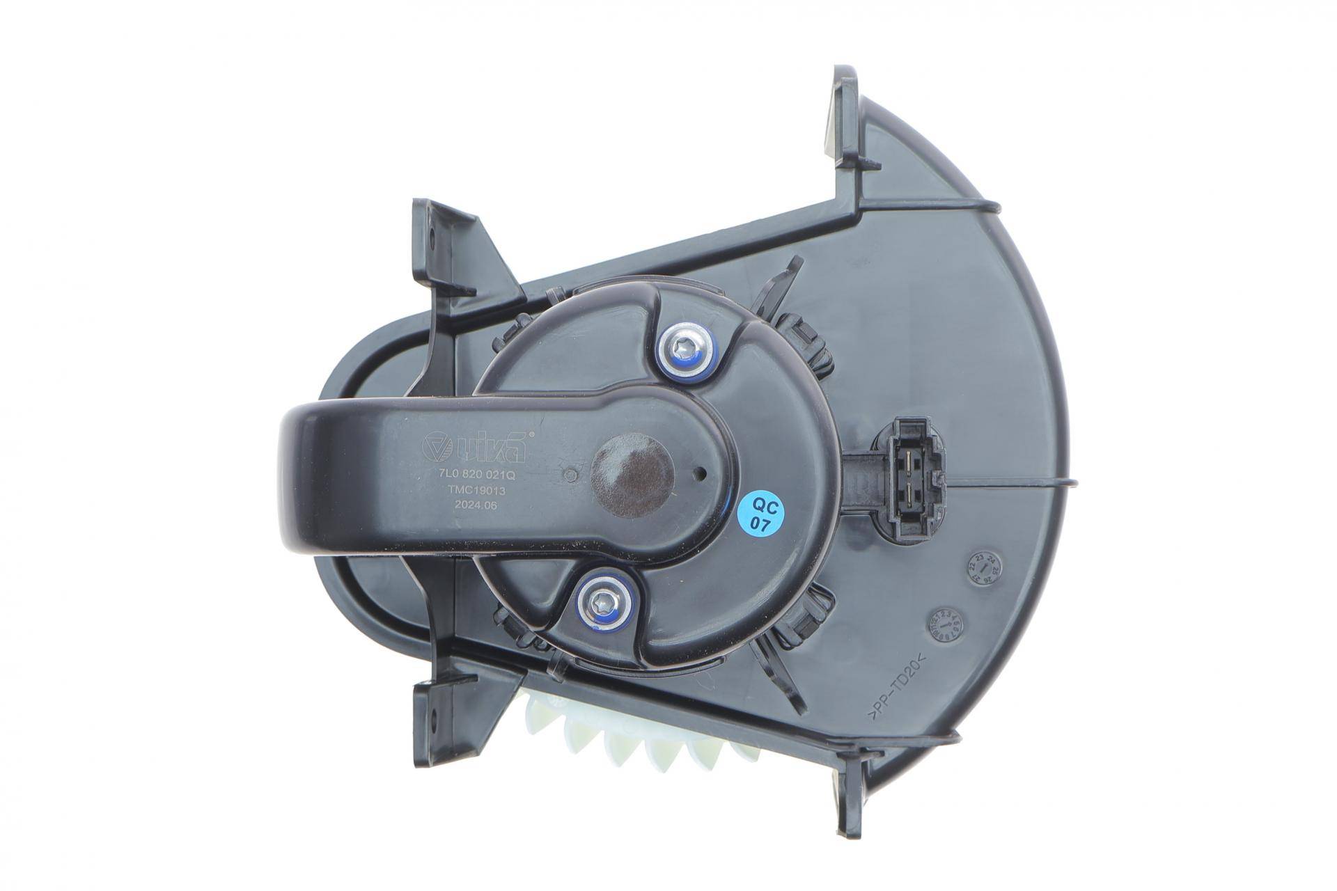 Моторчик пічки VW Touareg 04-10/Amarok 10-16