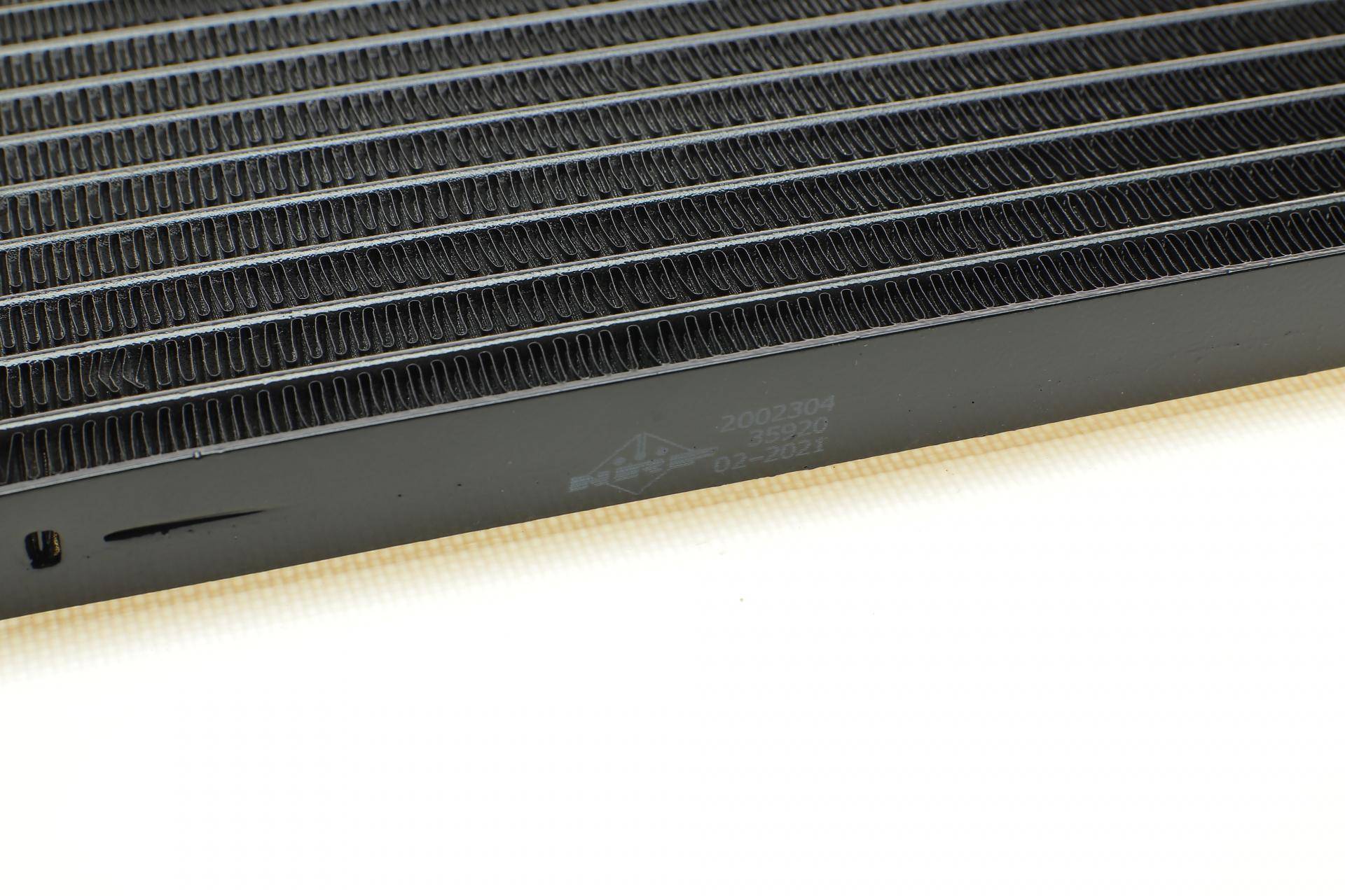 Радіатор кондиціонера (з осушувачем) Jeep Commander/Grand Cherokee 3.0CRD/3.7-6.1 06-10