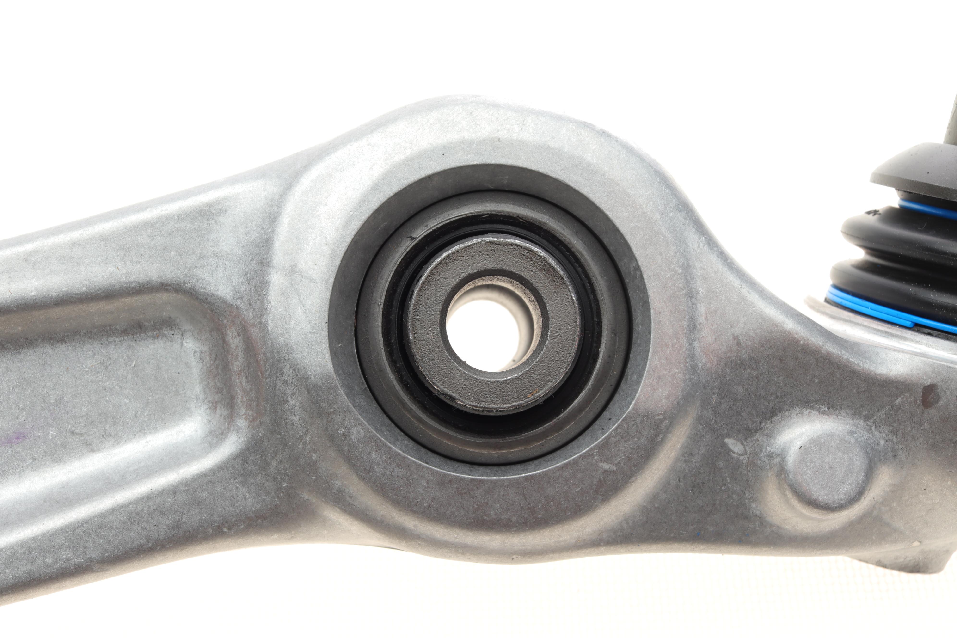 Важіль підвіски (передній/знизу/ззаду) (R) BMW 5 (F10/F18)/6 (F12/F13) 09-18