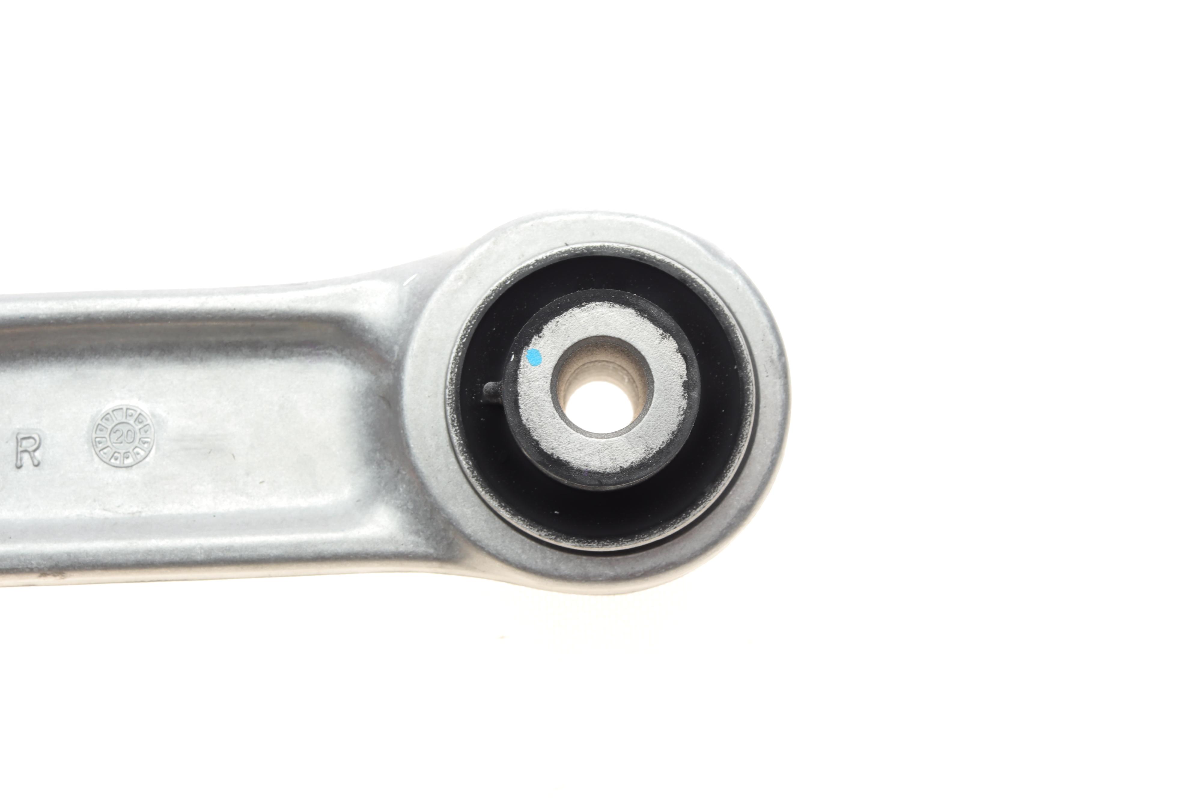 Важіль підвіски (передній/знизу/ззаду) (R) BMW 5 (F10/F18)/6 (F12/F13) 09-18