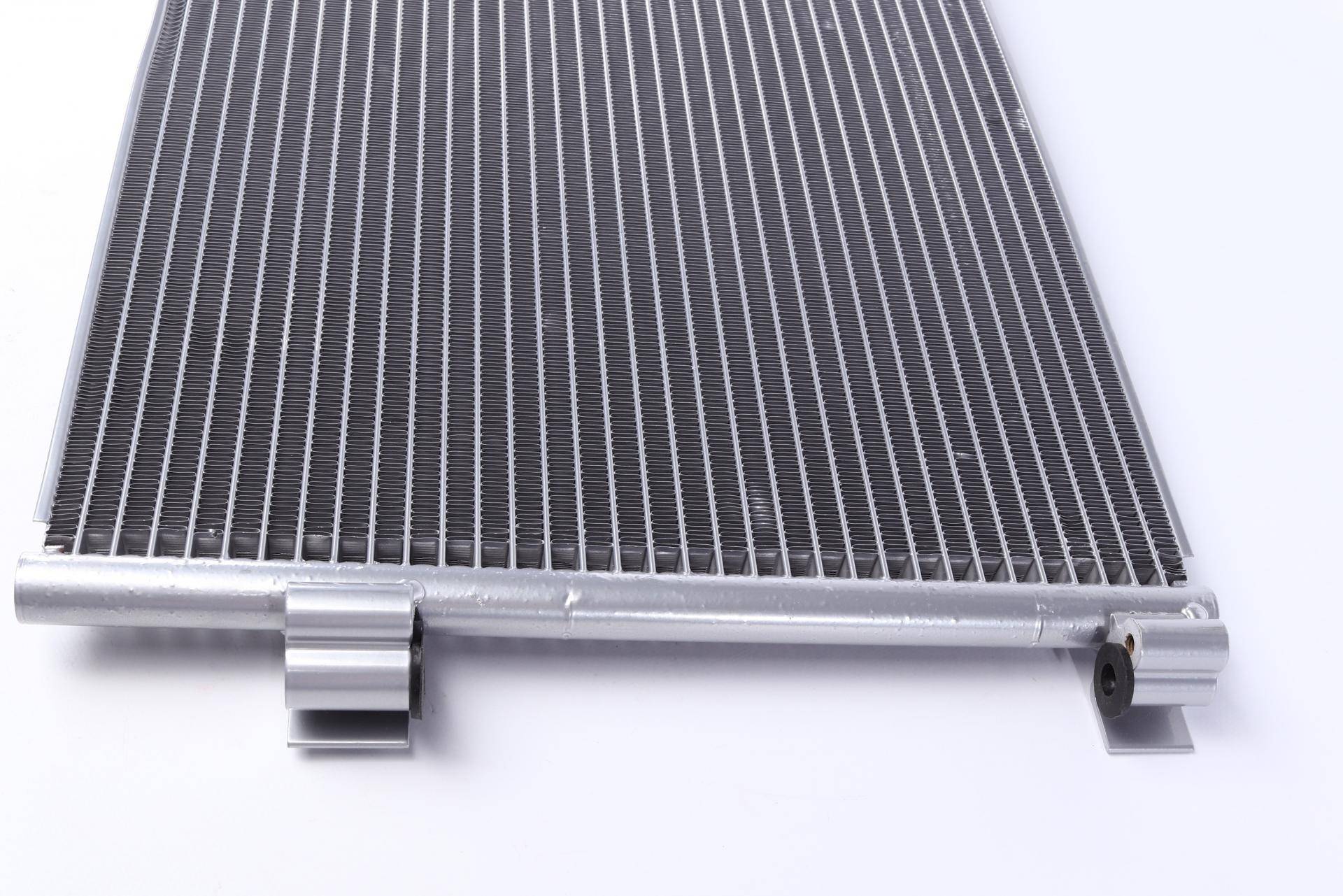 Радіатор кондиціонера Renault Laguna III 07-15