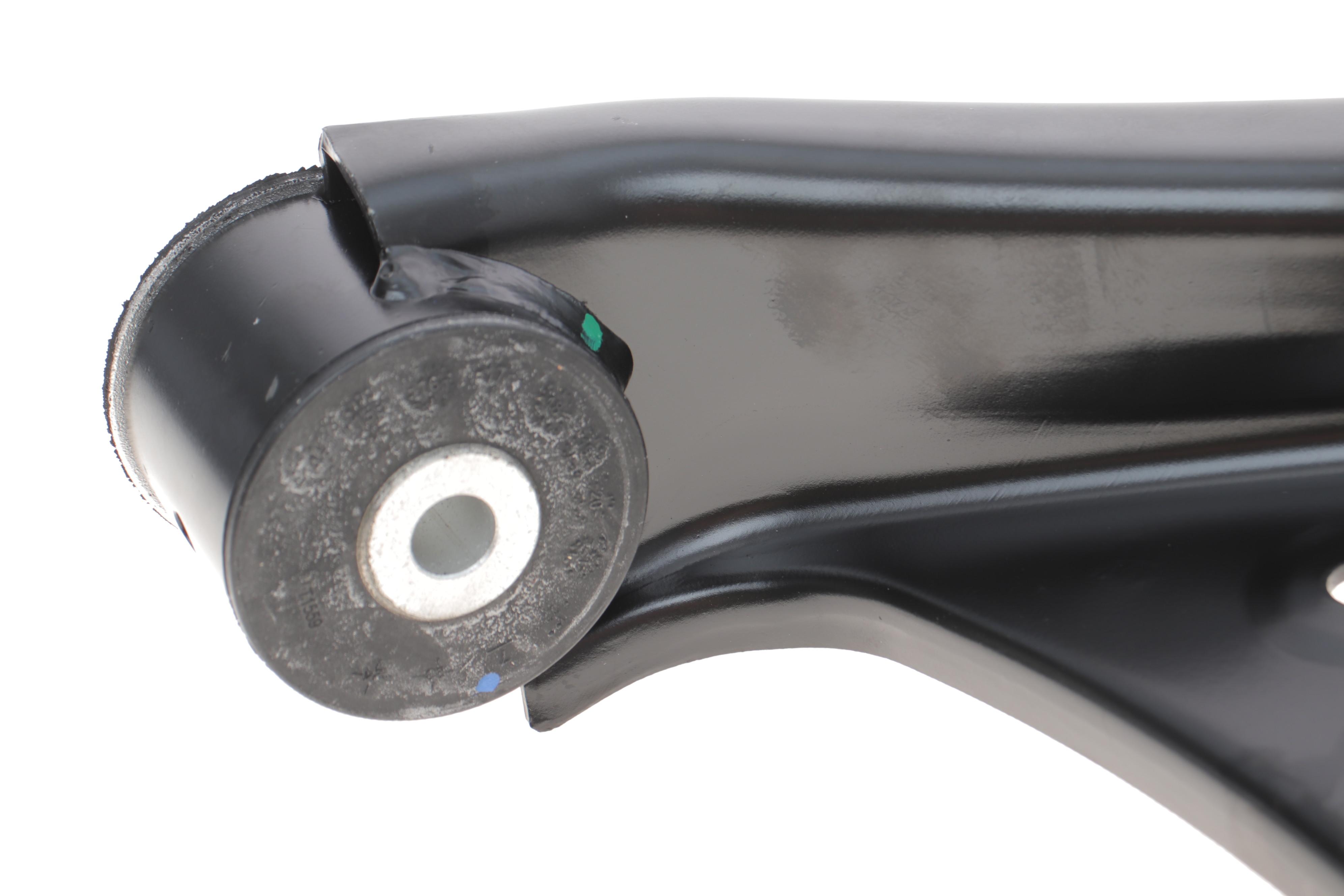 Важіль підвіски (задній/знизу) (R) Audi Q7/VW Touareg/Porsche Cayenne 2.5D-6.0D 02-18