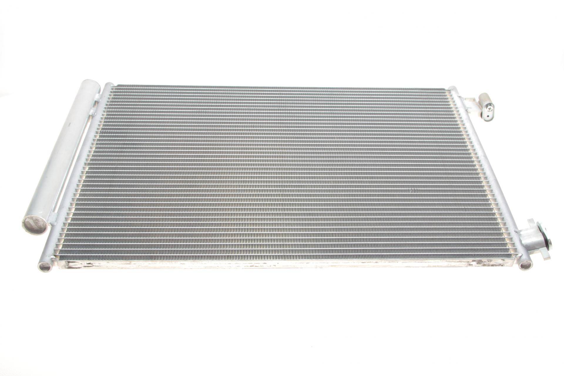 Радіатор кондиціонера (з осушувачем) Dacia Logan/Duster/Sandero/Renault Clio 1.2/1.5 10-