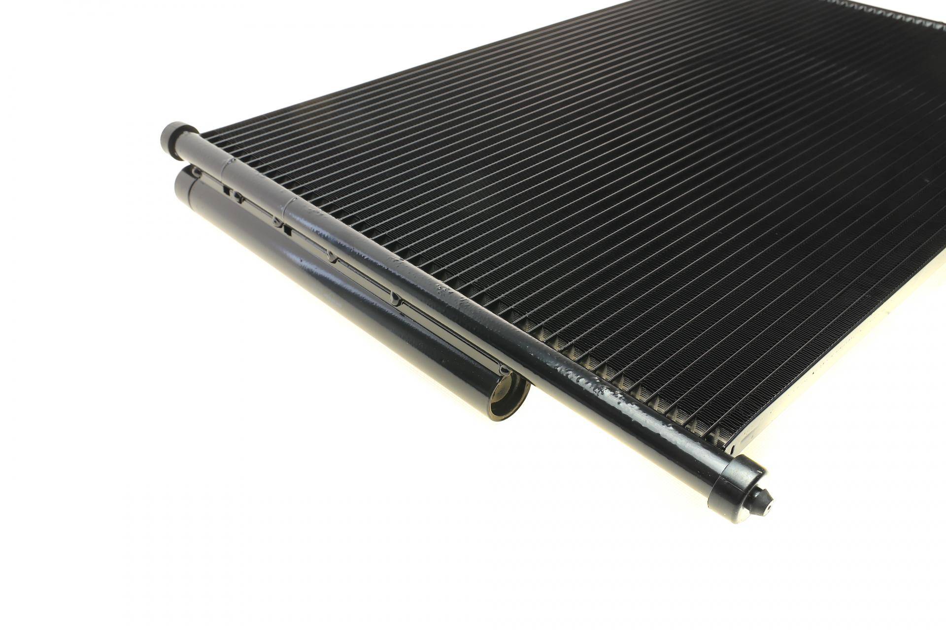 Радіатор кондиціонера (з осушувачем) Suzuki Grand Vitara 1.6-3.2 05-