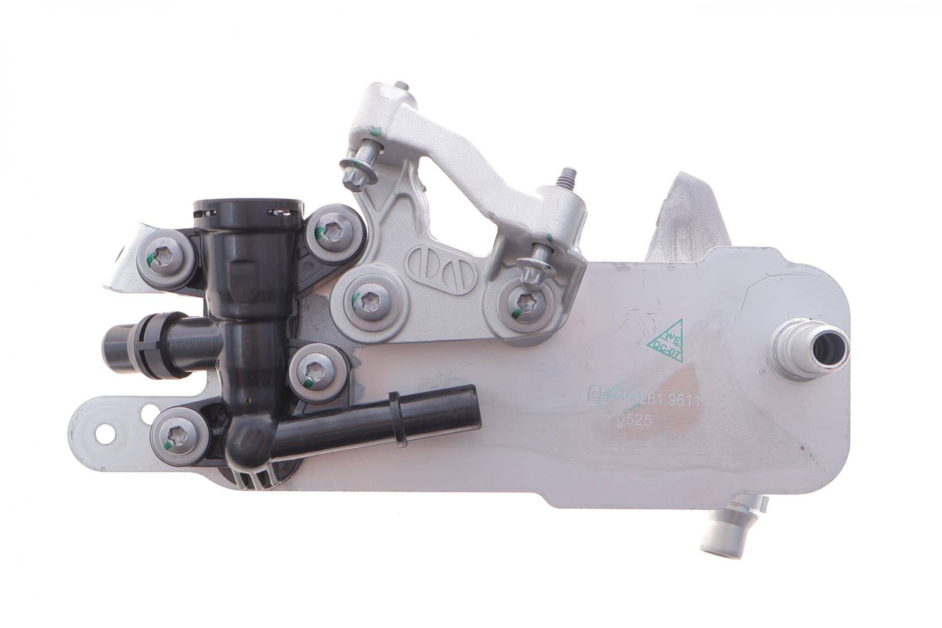 Радіатор оливний BMW 1 (F21)/2 (F22/F87)/3 (F30/F80/F34)/5 (G30/F90/X5 (F15/F90) 15- (N47/B48/B46)