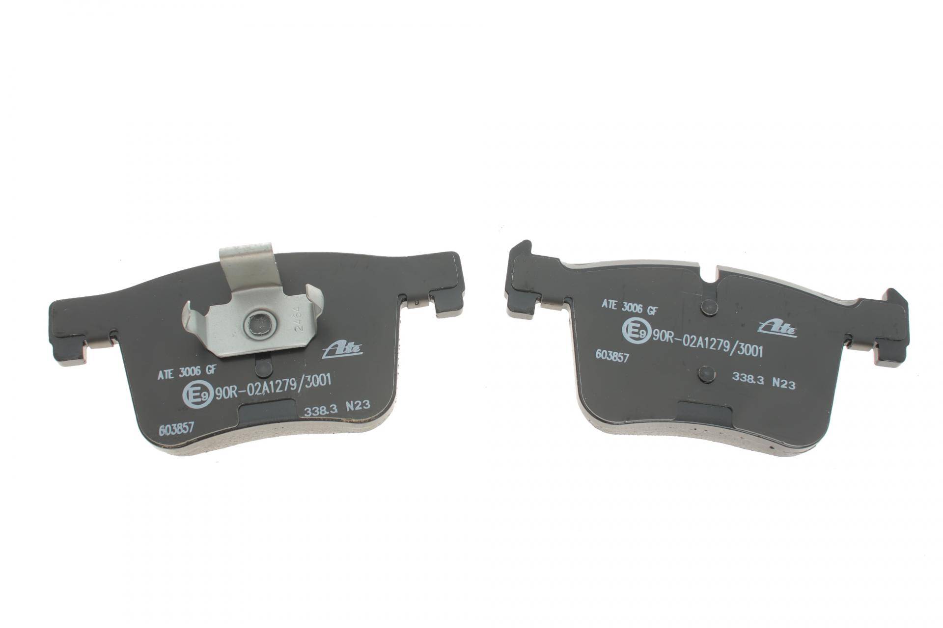 Колодки гальмівні (передні) BMW 1 (F20)/2 (F22)/3 (F30)/4 (F32)/ X3 (F25) 11- (Bosch)