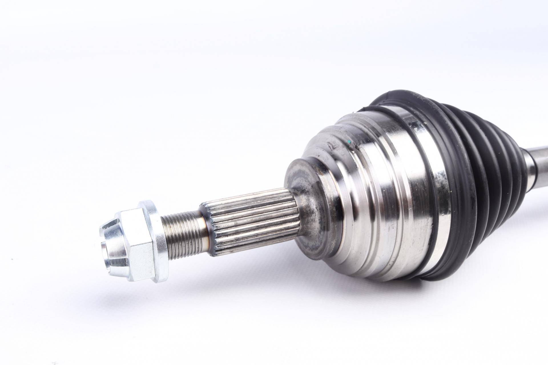 Піввісь Renault Kangoo 1.6 09- (L) (23x26x675)