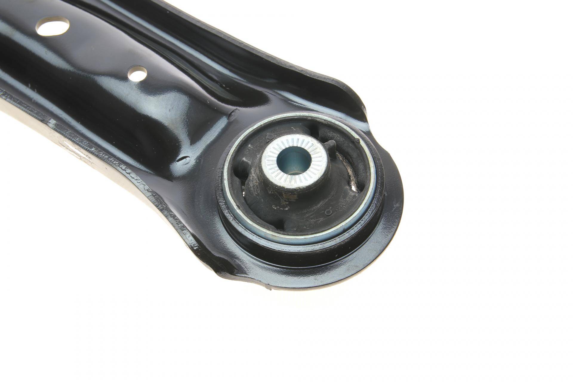 Важіль підвіски (передній) (R) Skoda Superb III/VW Passat/Touran 14- (OE VAG)