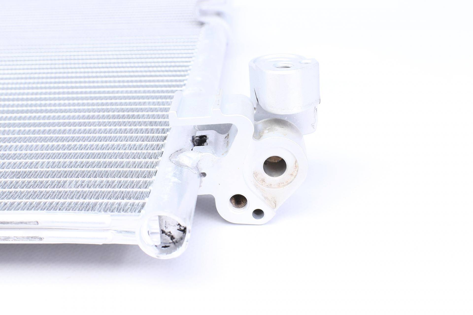 Радіатор кондиціонера BMW 5 (F90/G30/G31)/6 (G31)/7 (G11/G12)/8 (G14/F91) 2.0D/3.0D 15-