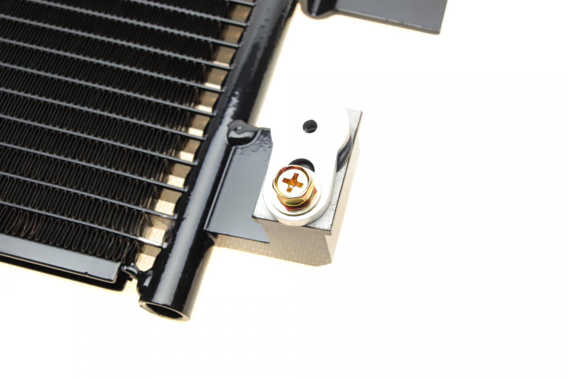 Радіатор кондиціонера Nissan Qashqai 1.6dCi 11-13 (643x391x12)