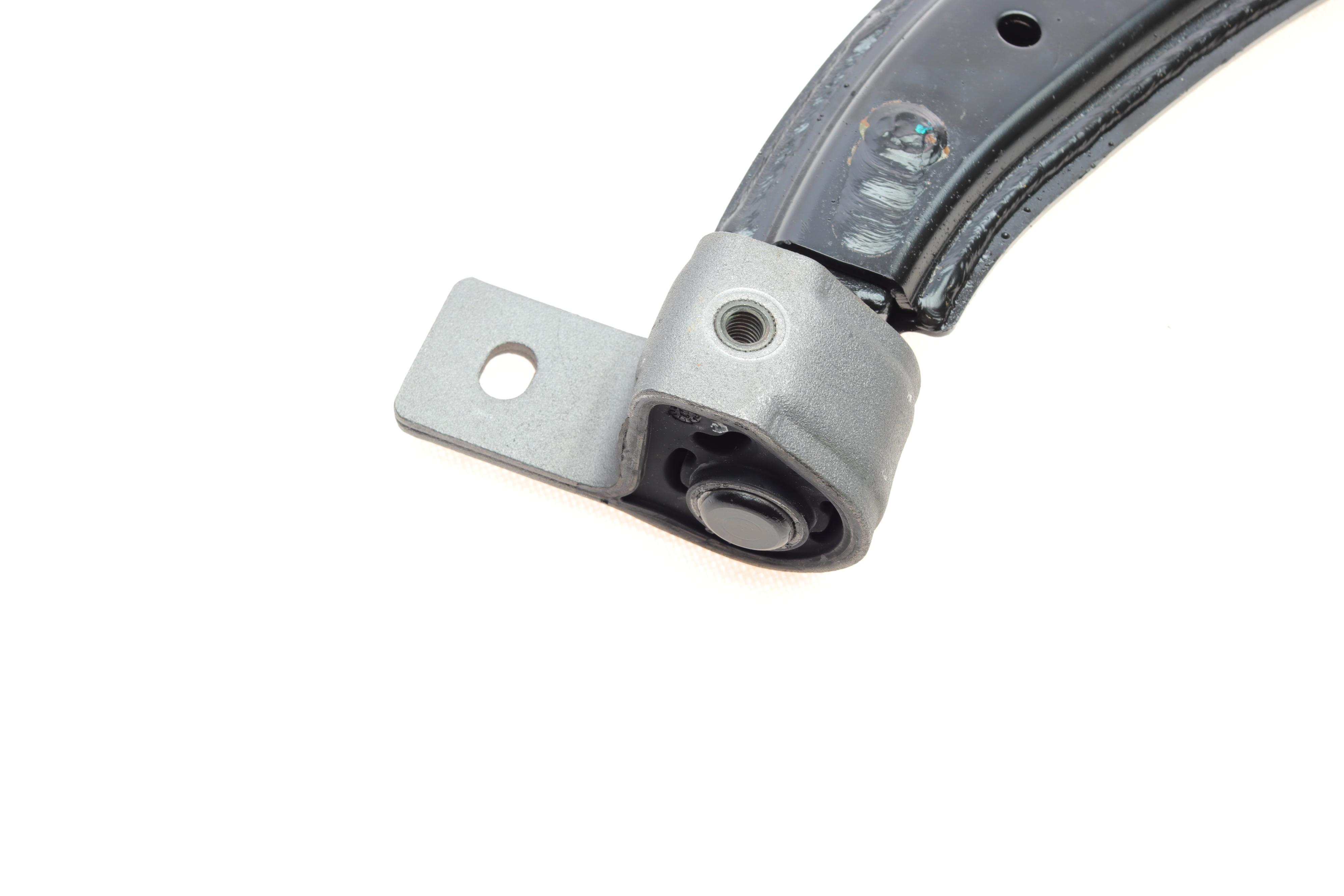 Важіль підвіски (передній/знизу) (L) Citroen Berlingo/Peugeot Partner 1.1-1.9D 96- (без кульової)