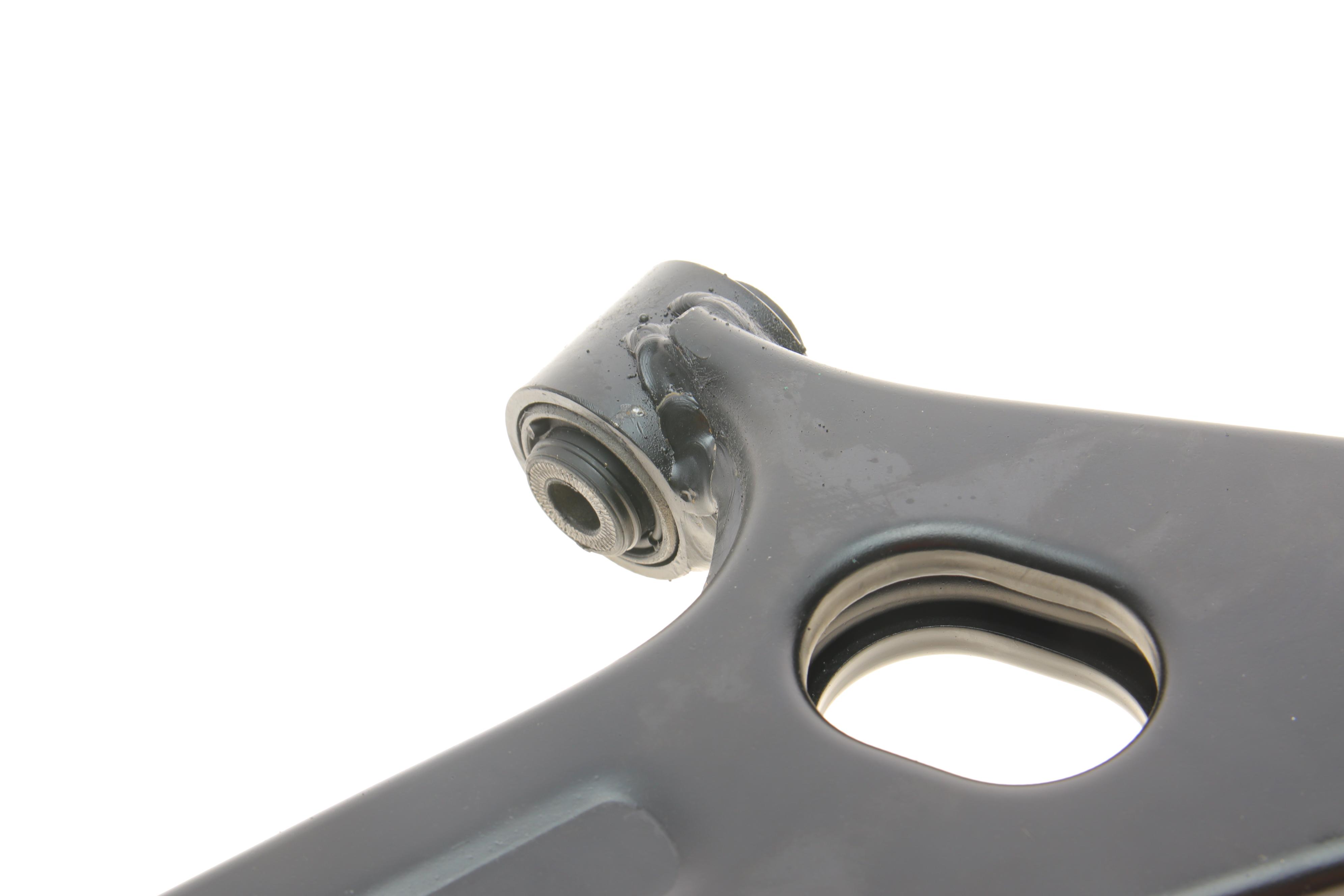 Важіль підвіски (передній/знизу) (L) Hyundai ix35/Kia Sportage 10-