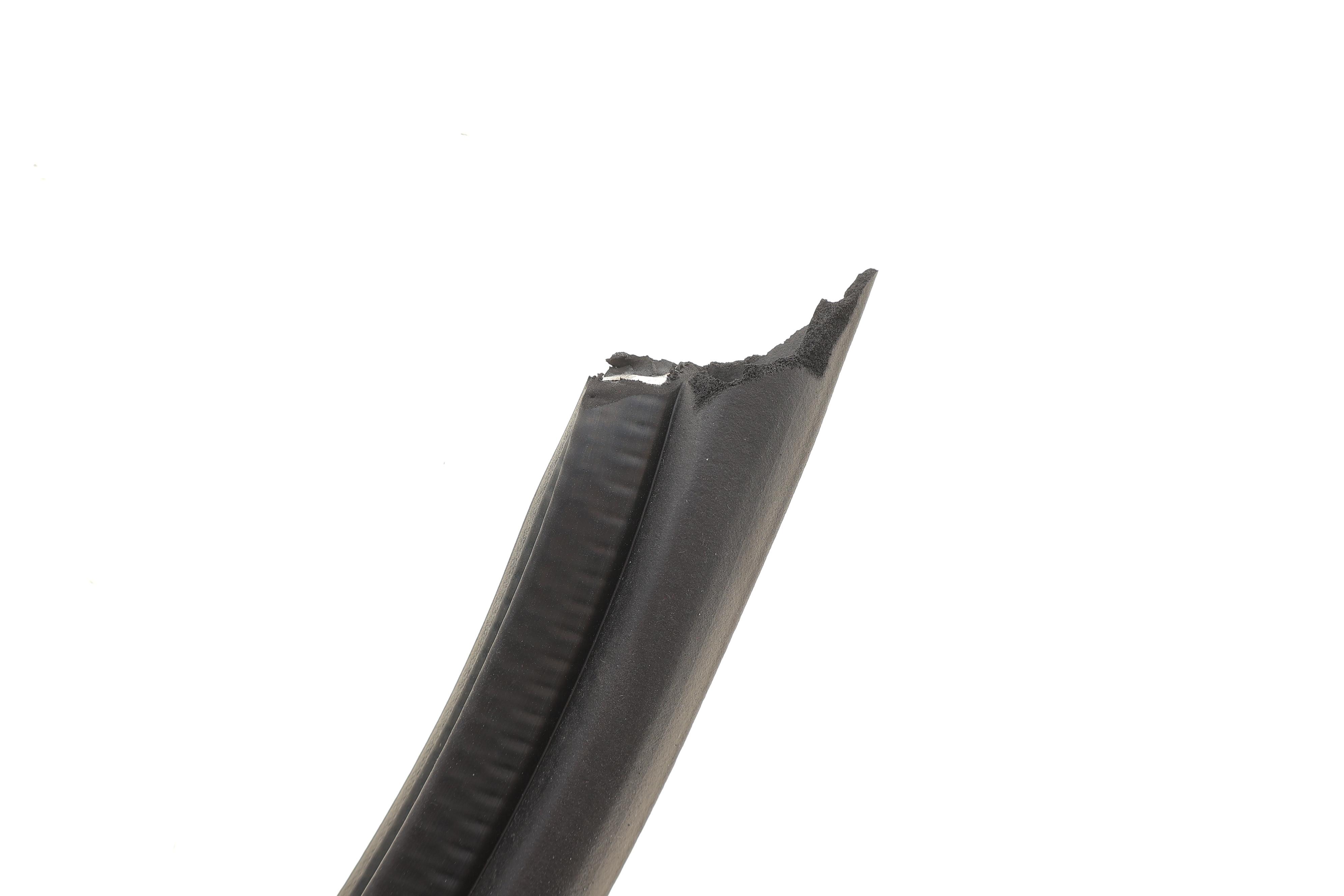 Уплотнитель двери (задней) MB Sprinter 906 06- (высокая крышка)(поврежден)