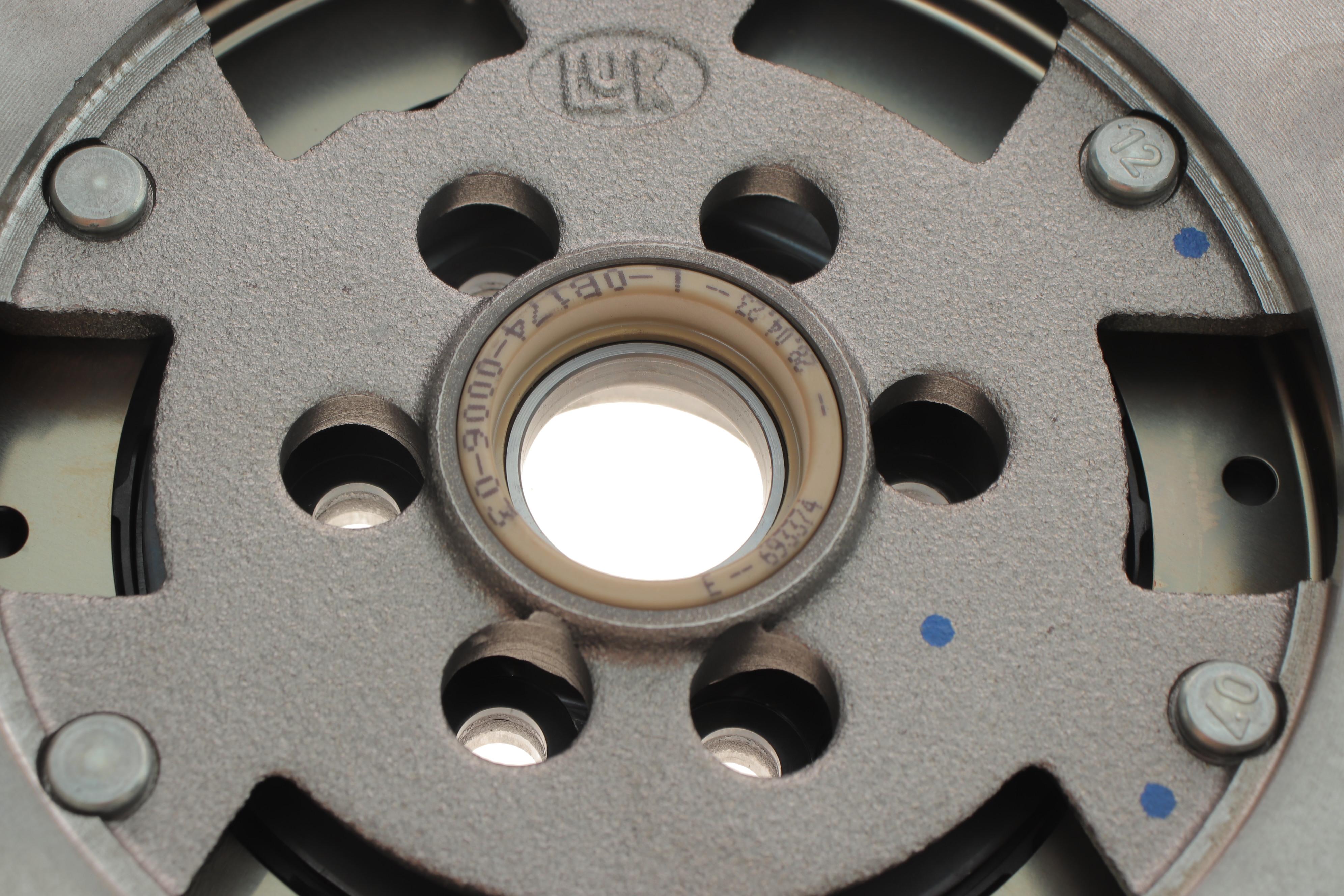 Демпфер зчеплення VW Amarok 2.0TDI/BiTDI 10- 90/103/120/132kw