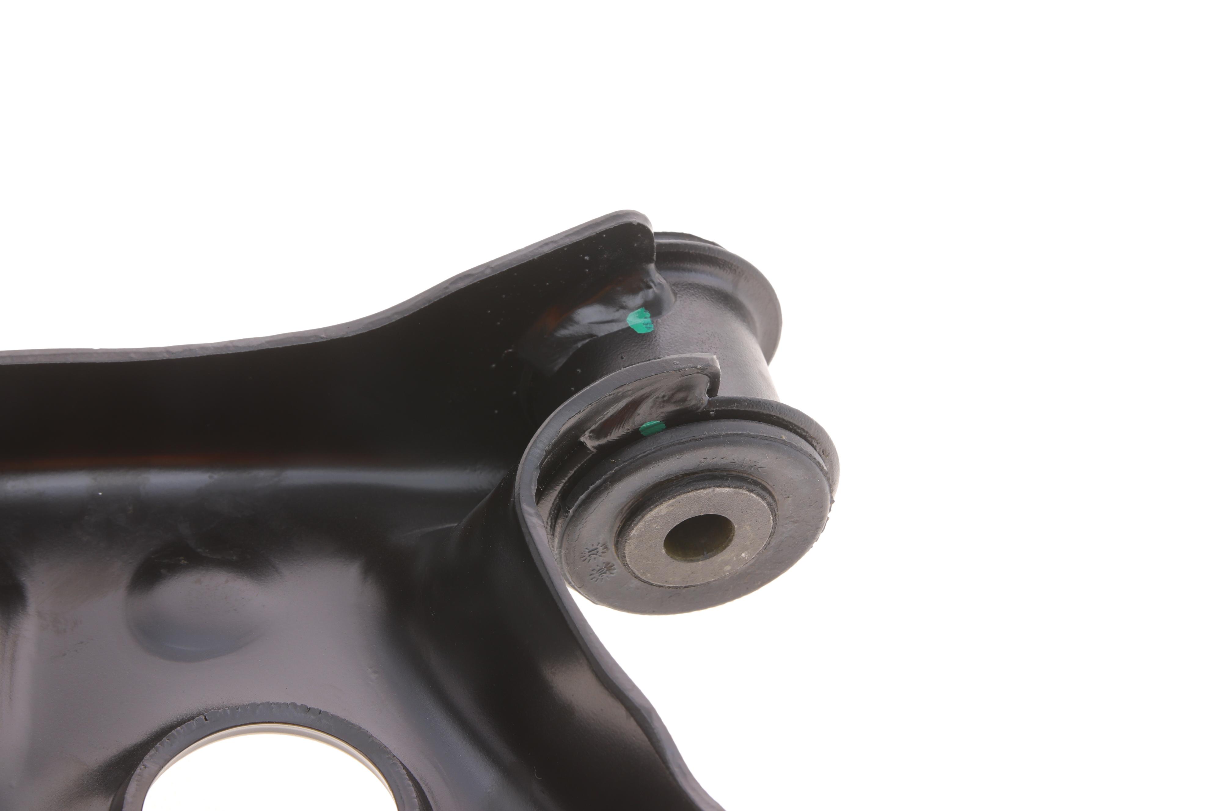 Важіль підвіски (передній/знизу) (R) Skoda Yeti 09-17/VW Caddy III/IV 04-