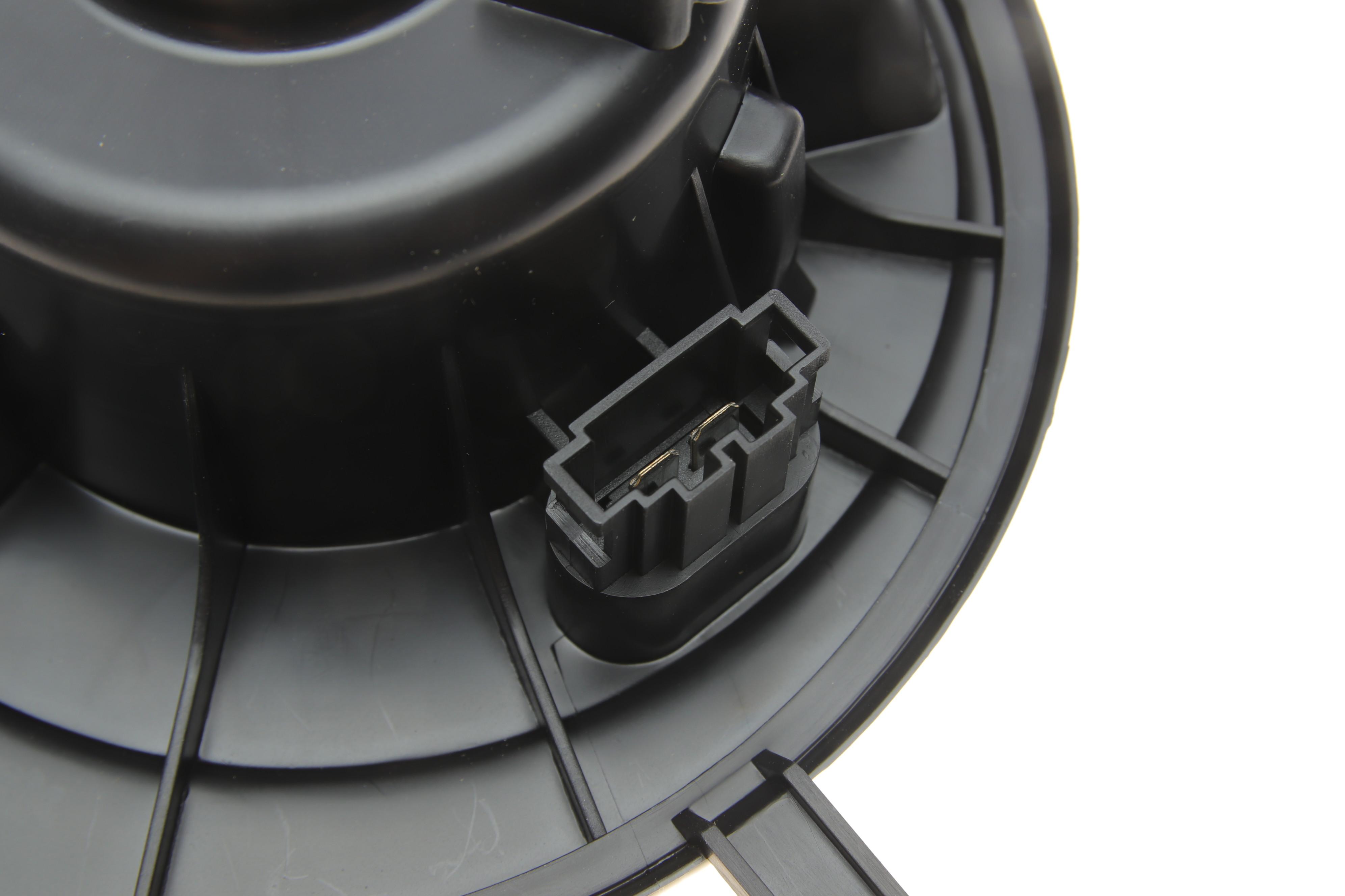 Моторчик пічки VW Caddy 03-