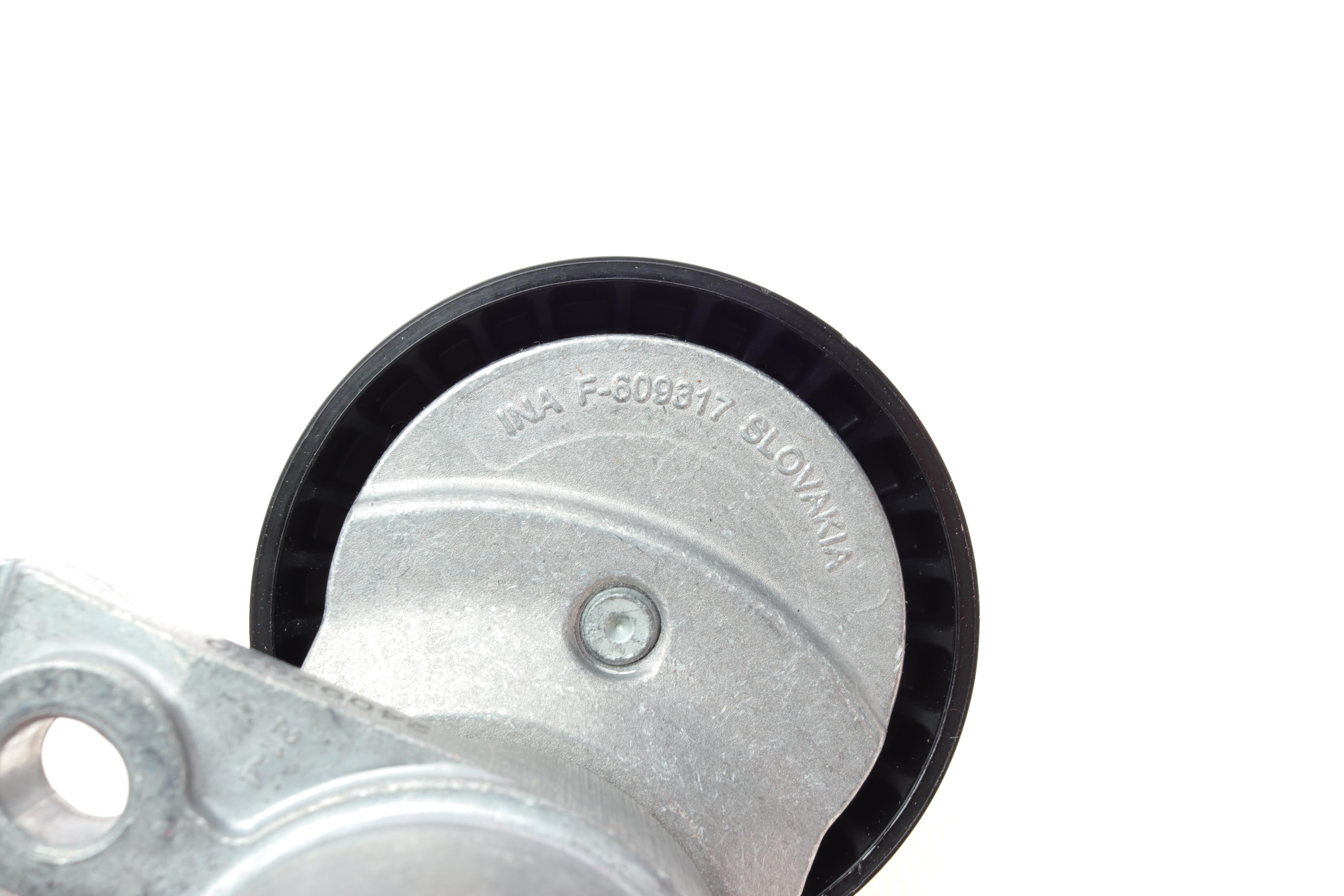 Комплект ременя генератора VW Caddy IV 1.6 15- (6PK1000)