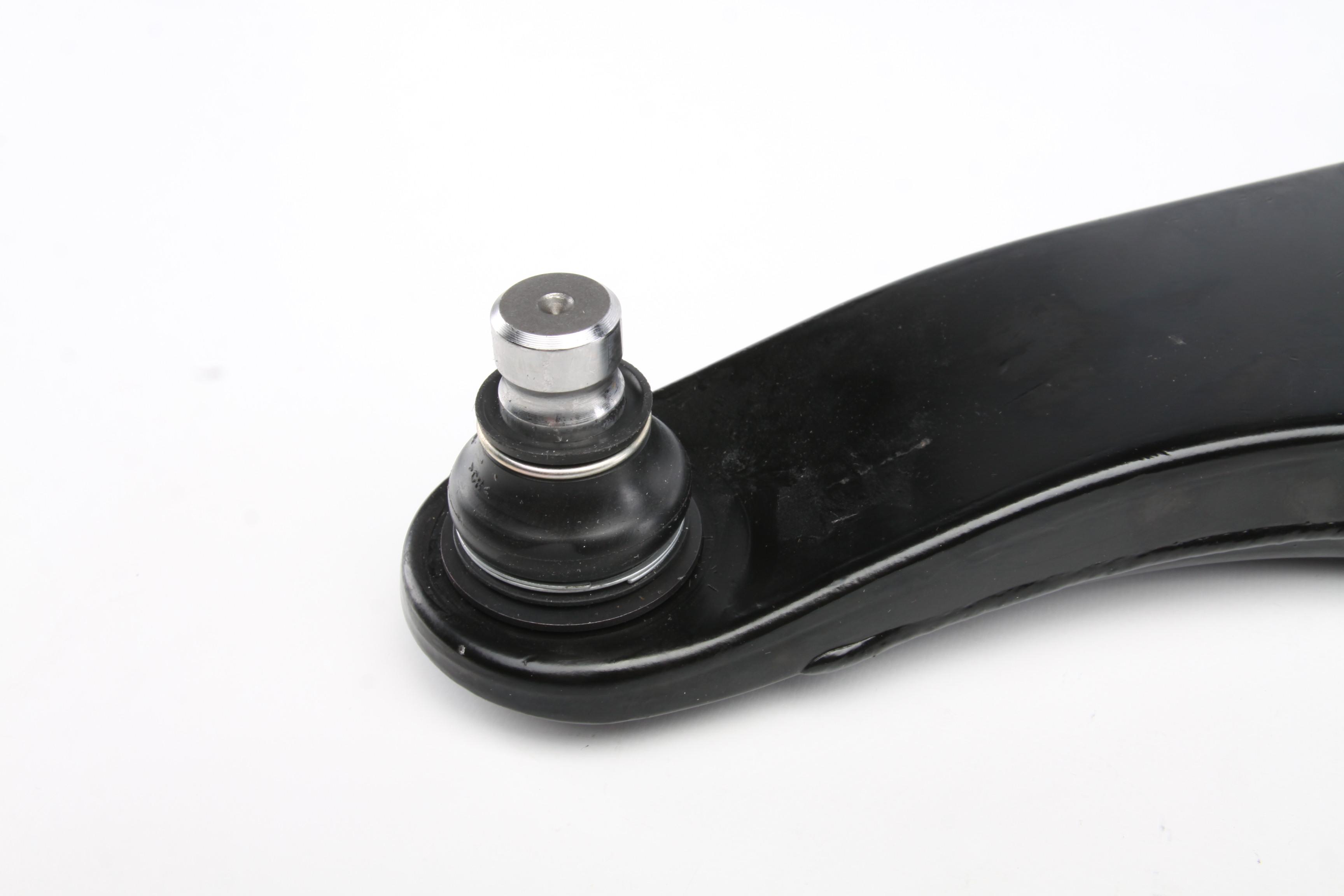 Важіль підвіски (передній/знизу) (L) Mitsubishi Lancer VII 03-13 (з кульовою)