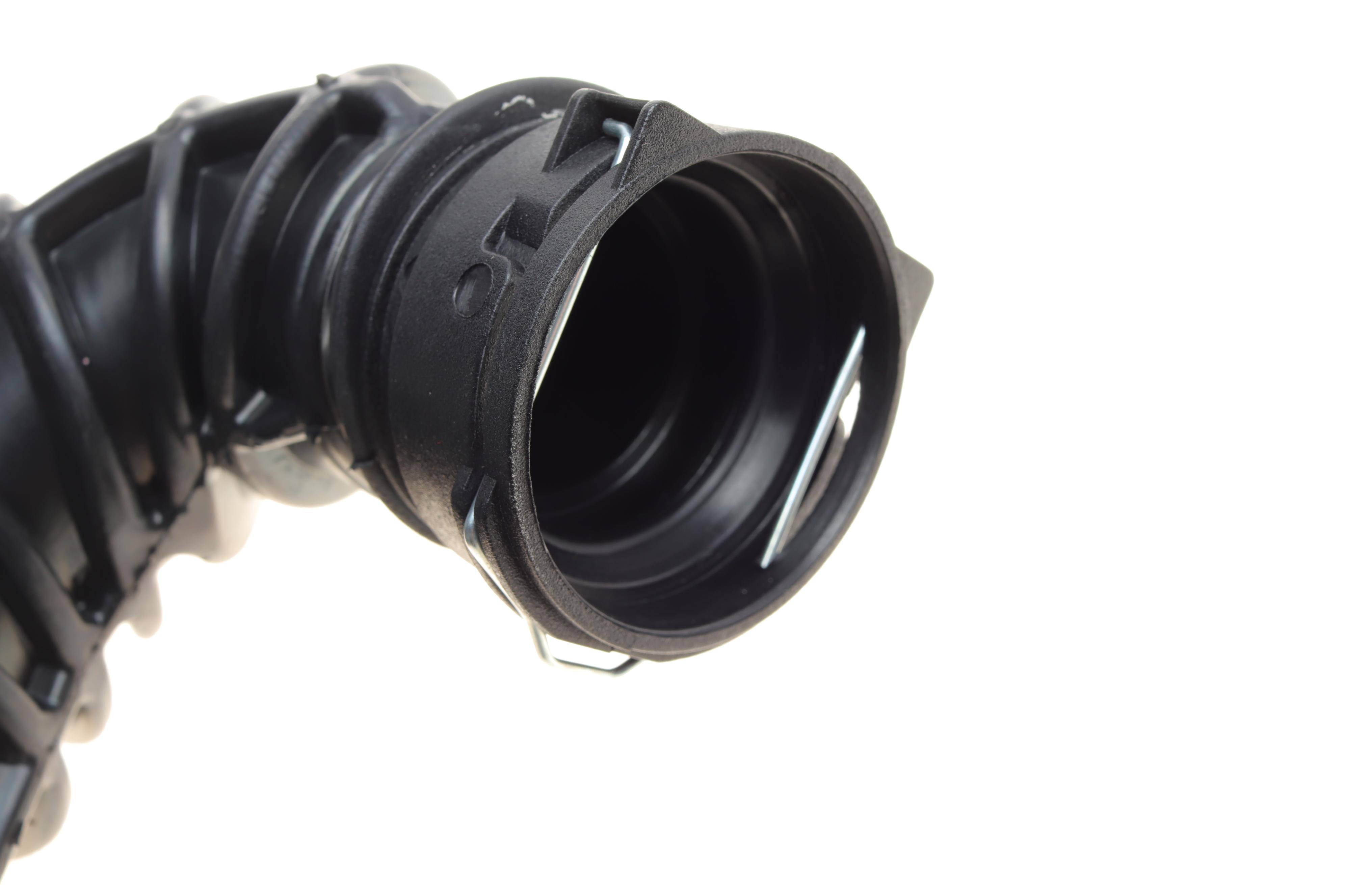 Патрубок фильтра воздушного Ford Connect 1.8/1.8TDCi 02-13