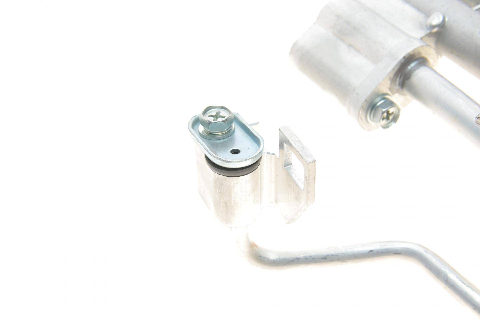 Радіатор кондиціонера (з осушувачем) Nissan Qashqai 1.5 07-