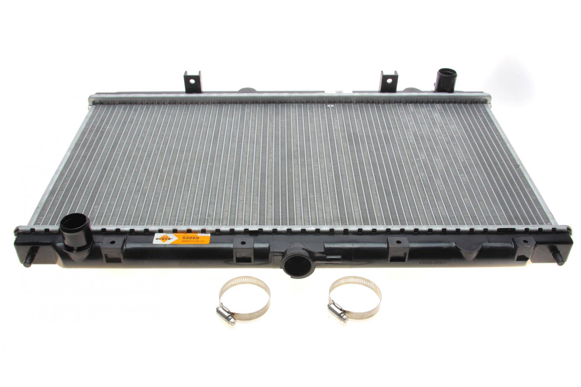 Радіатор охолодження Nissan Primera 1.6-2.0 16V 96-02