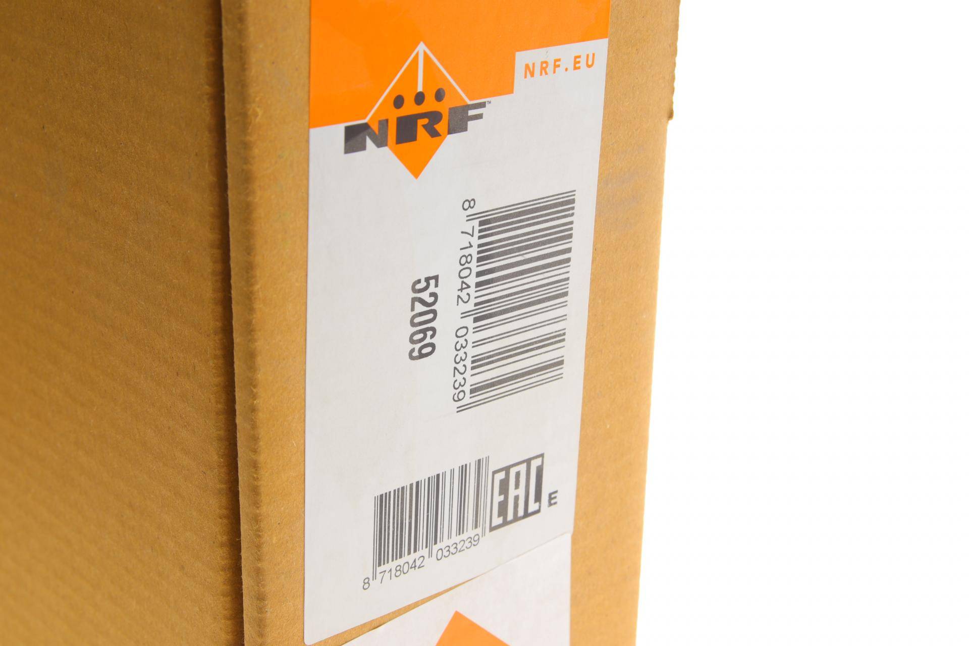 Радіатор охолодження Nissan Primera 1.6-2.0 16V 96-02