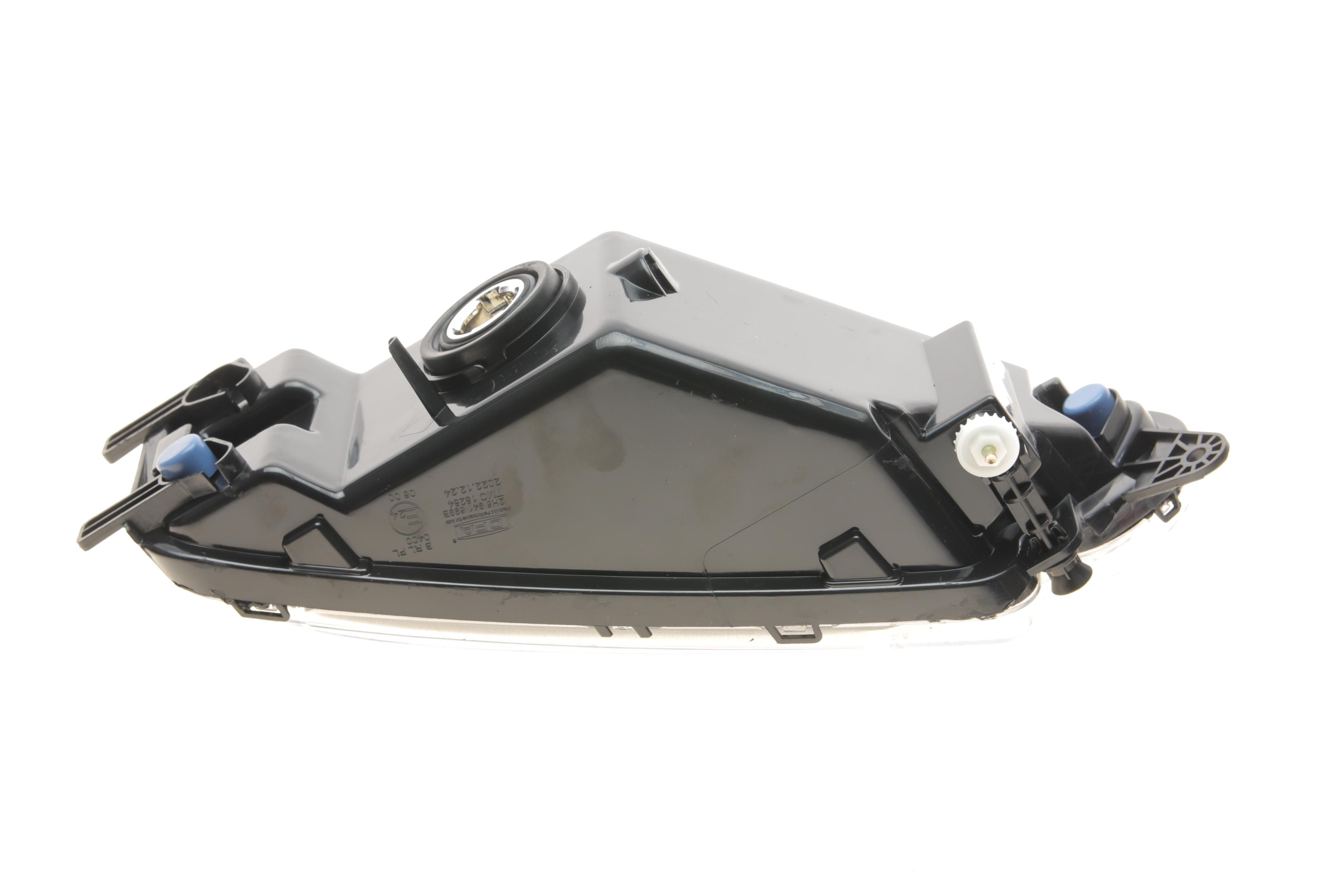 Фара противотуманная VW Amarok 17- (L)