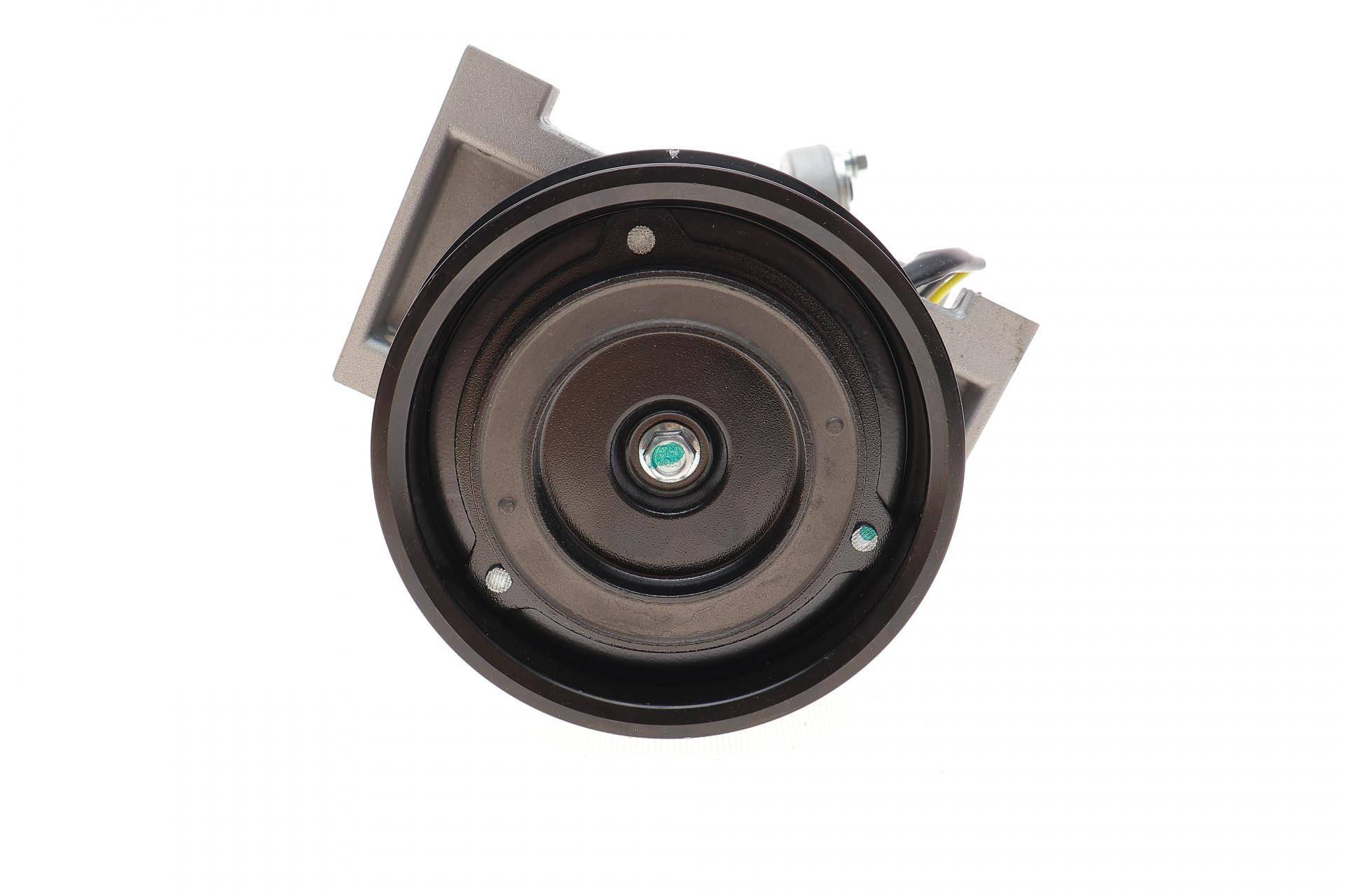 Компресор кондиціонера Ford Focus II/Kuga I/Volvo C30/C70/S40/V50 1.4-2.5 04-13