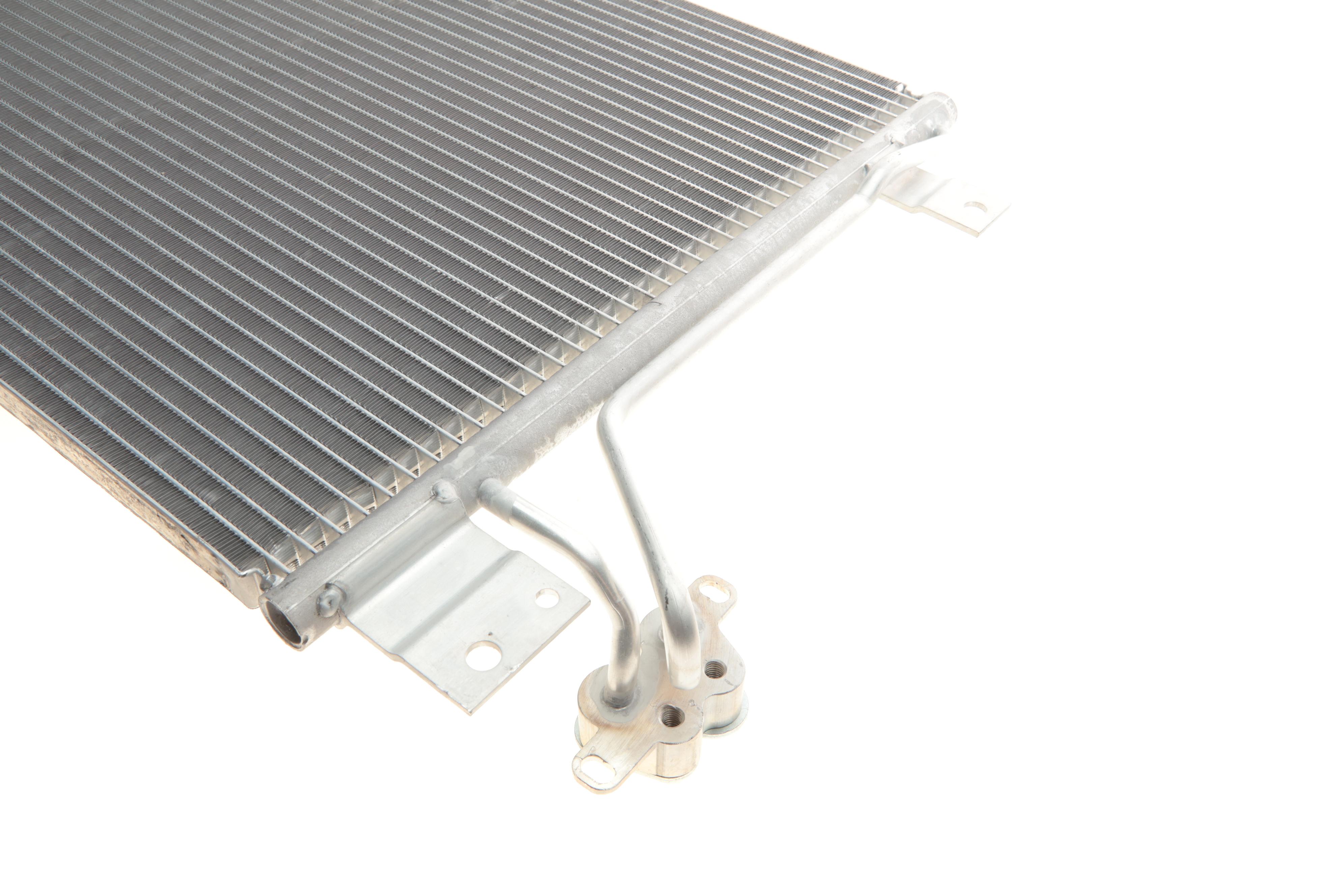 Радіатор кондиціонера VW T5 03-