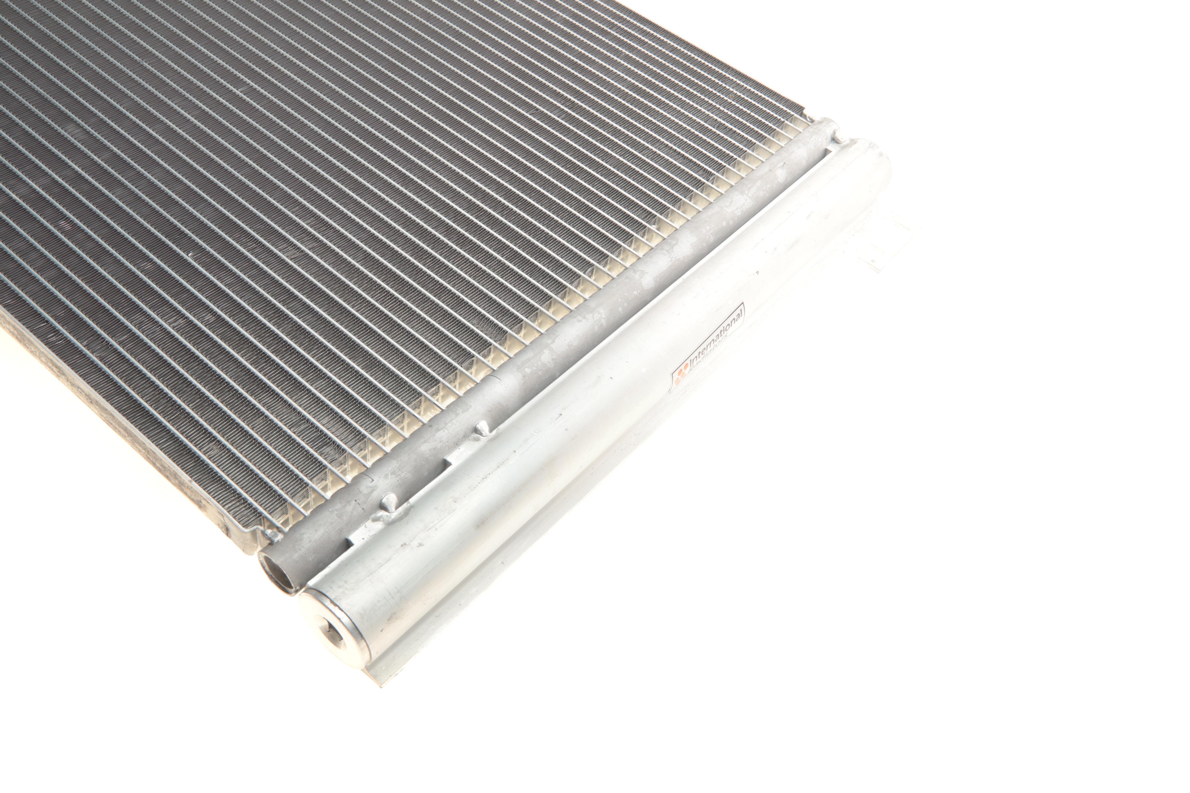 Радіатор кондиціонера VW T5 03-