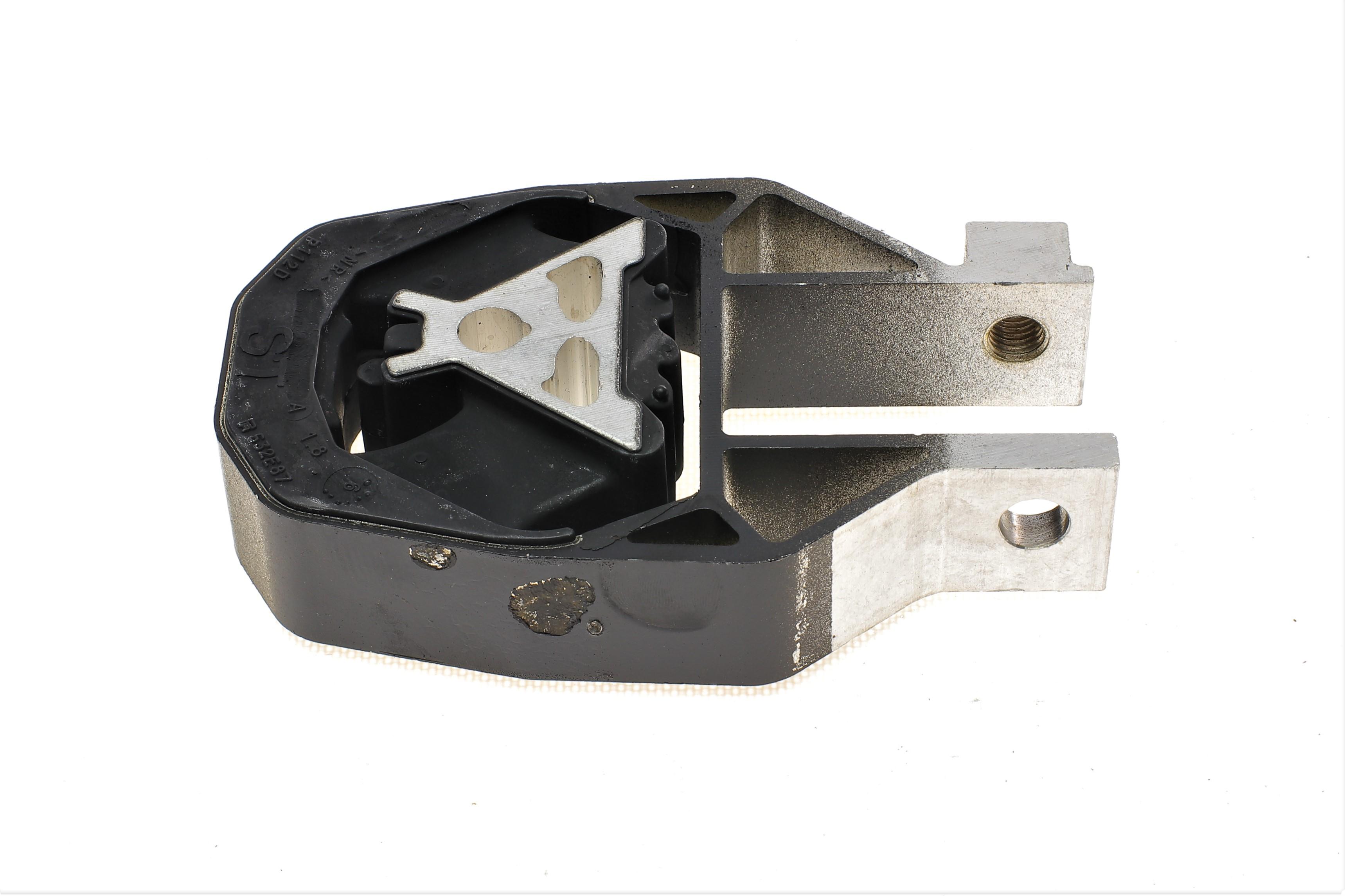 Подушка двигуна (задня) Ford Focus 2.0 TDCI 13-