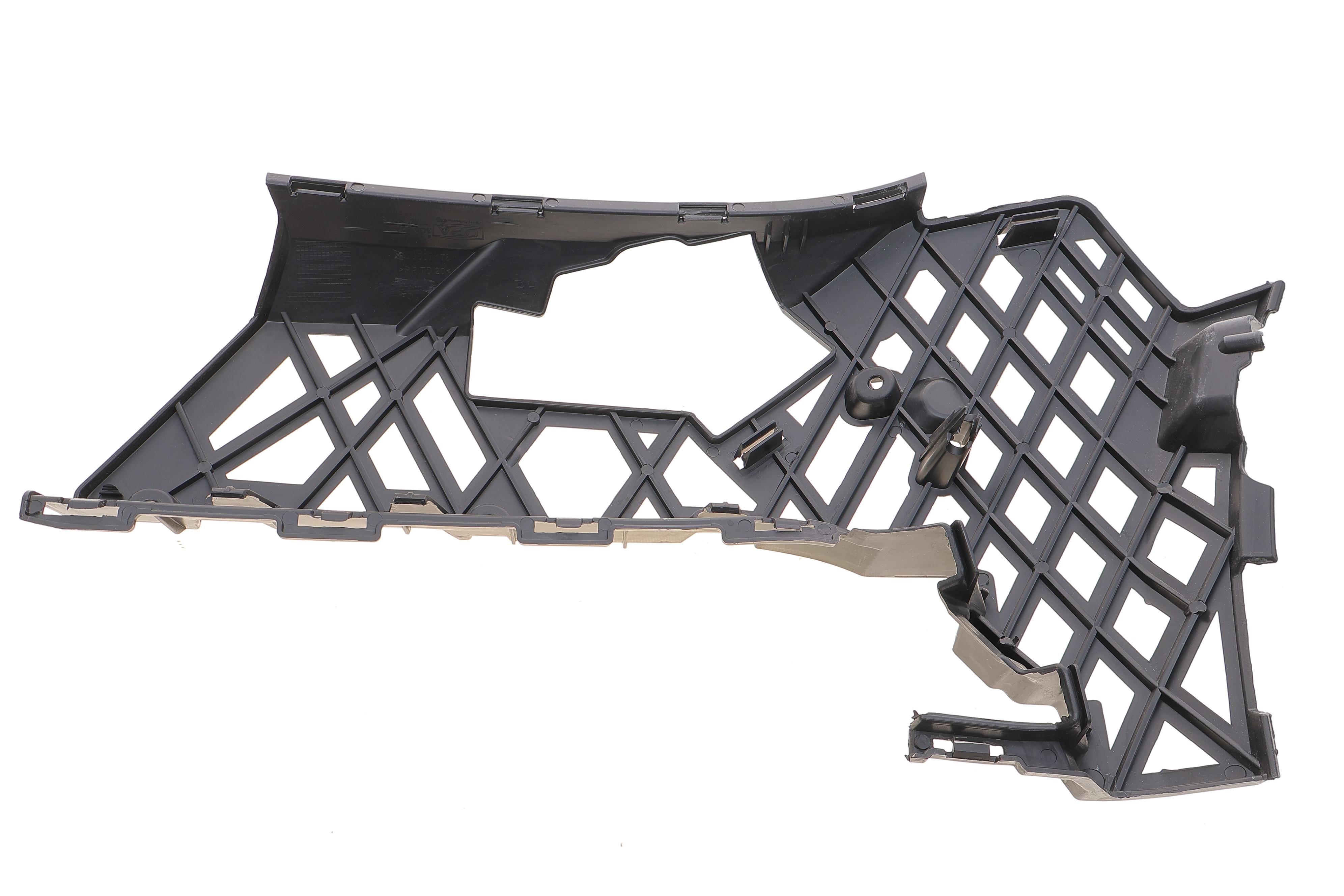 Кронштейн крепления бампера (переднего/R) VW Passat 14-