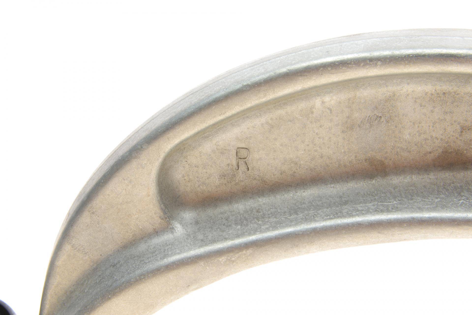 Важіль підвіски (передній/знизу/ззаду) (R) Audi A4/A5/Q5 07-15