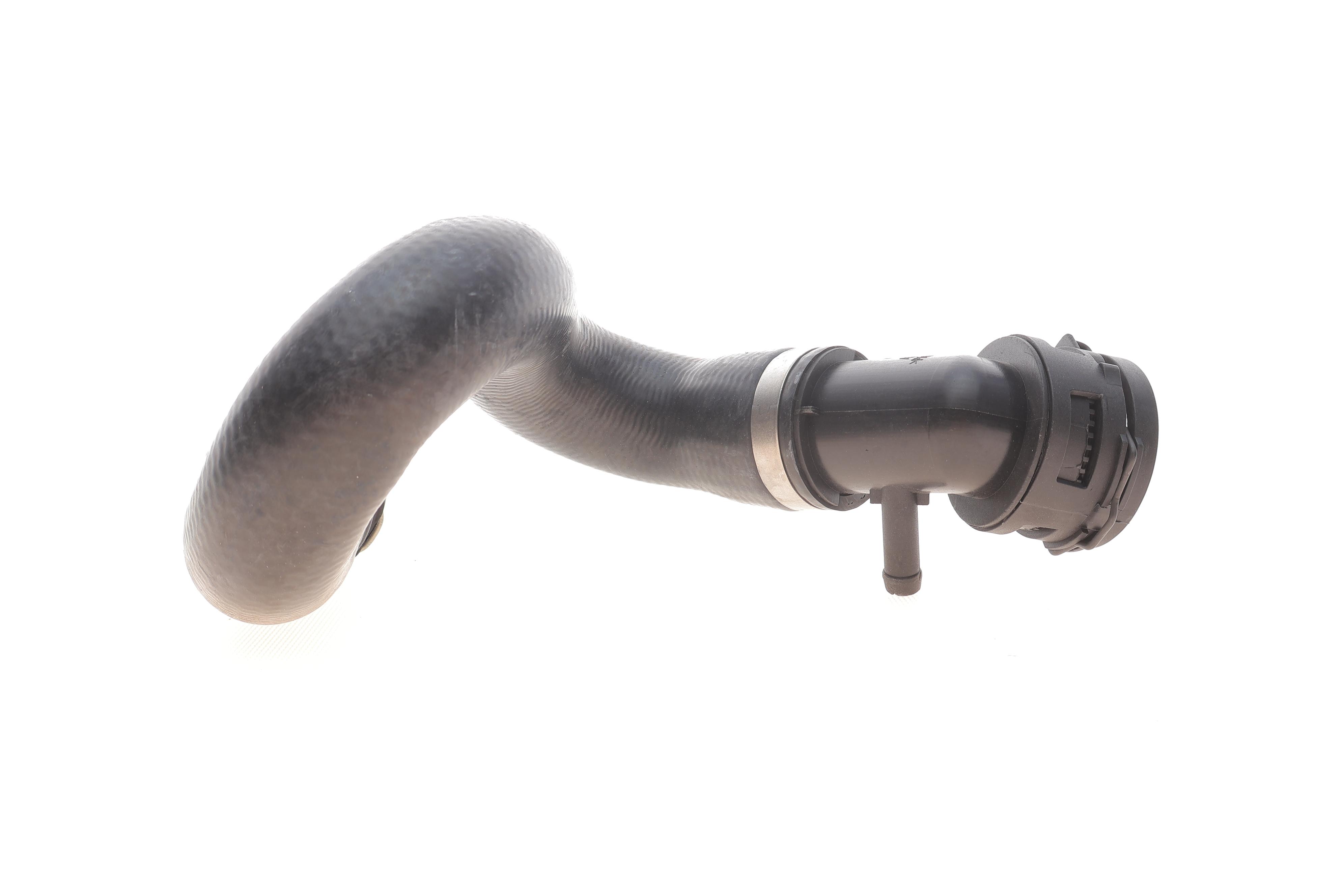 Патрубок радиатора Audi Q7 05-15