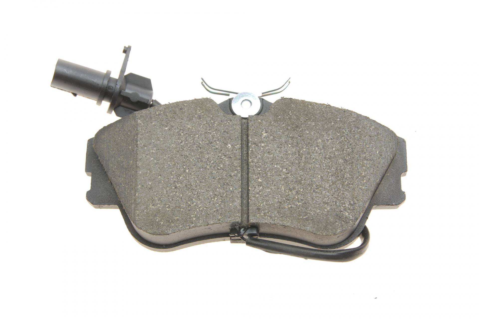 Колодки гальмівні (передні) VW T4 1.9-2.5TDI (Lucas) (з датчиком)