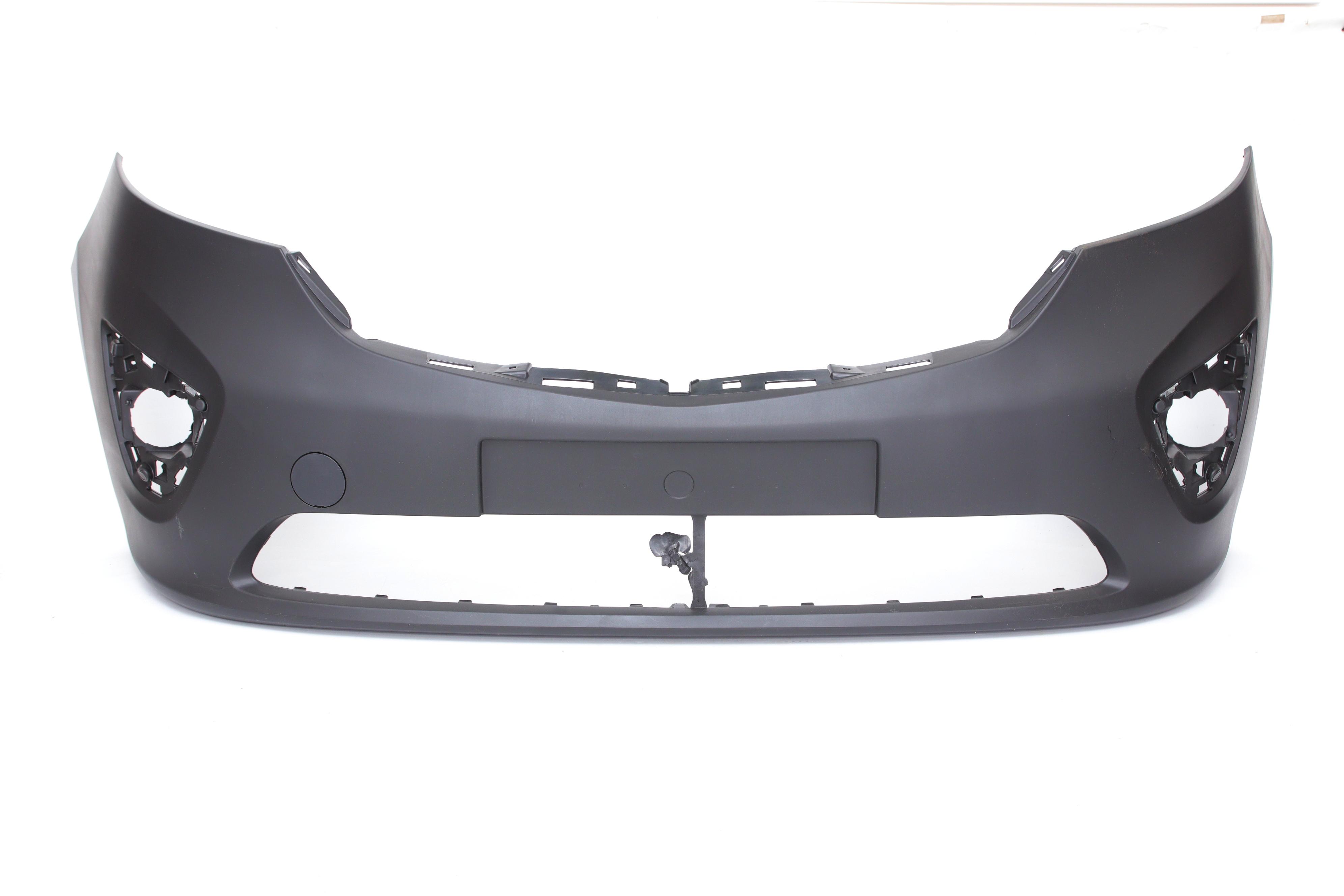 Бампер (передній) Opel Vivaro 14-19 (з отворами під противотумки)