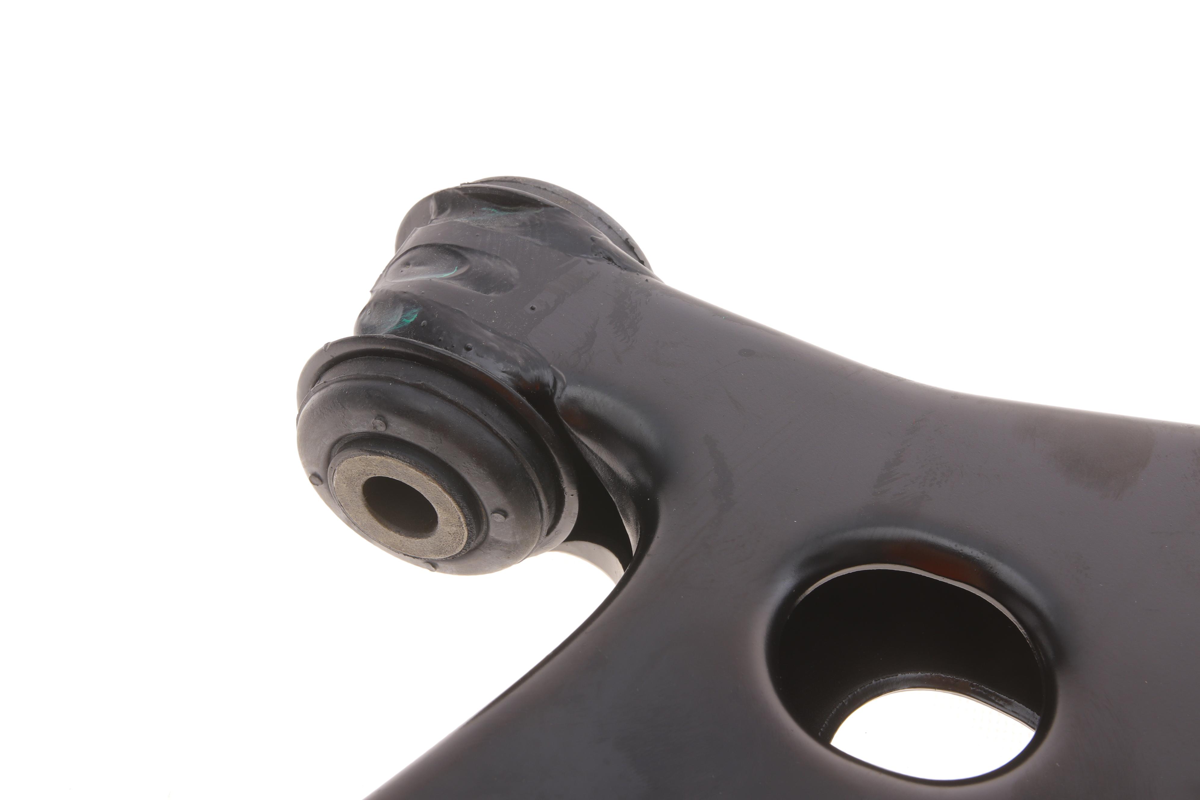 Важіль підвіски (передній/знизу) (R) Ford C-Max 07-10/Focus/Volvo C30/C70/S40/V50 04-12 (з кульовою)