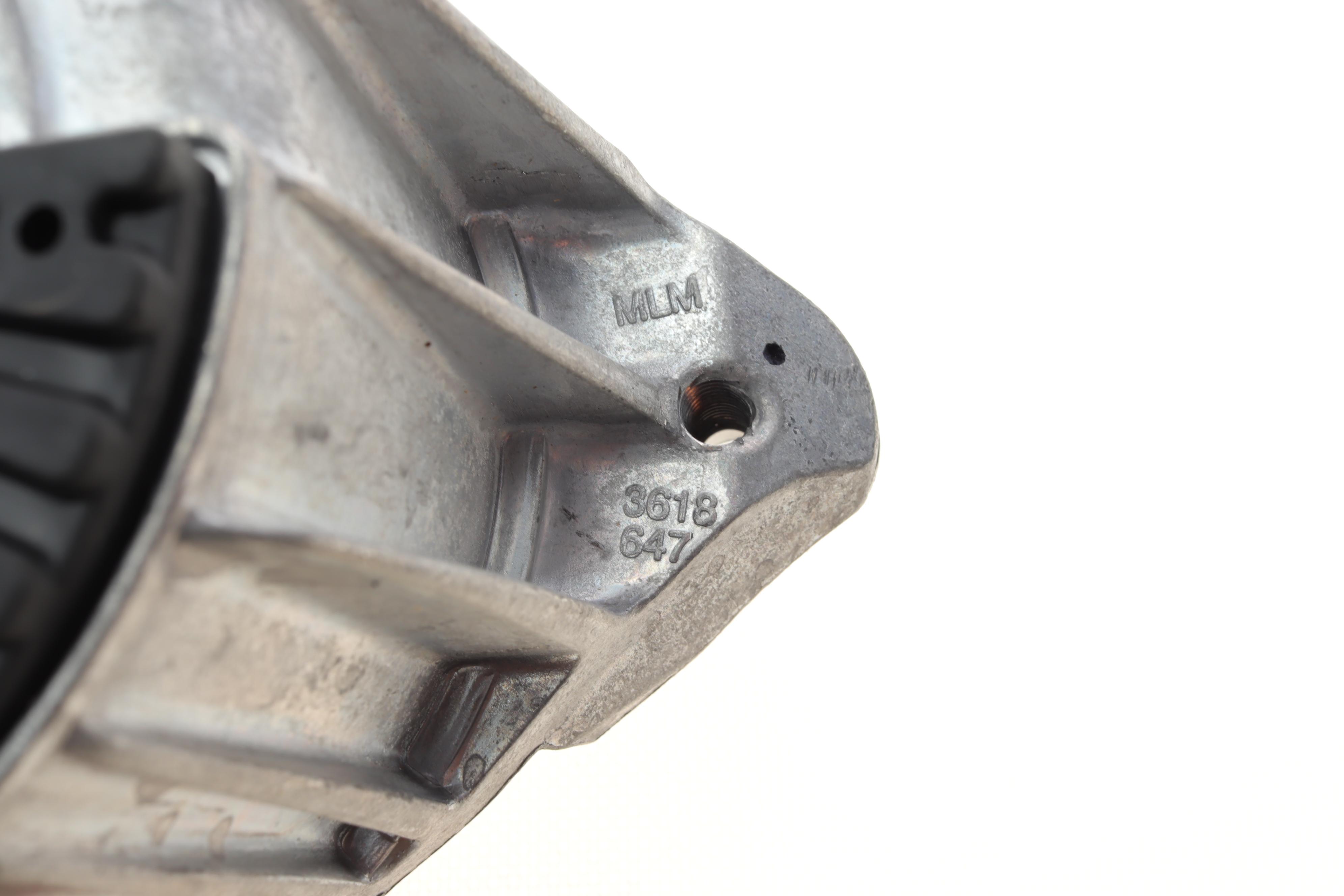 Подушка двигателя (L) MB C-class (W204)/E-class (W212) 2.2CDI 07- (Hydro bearing)