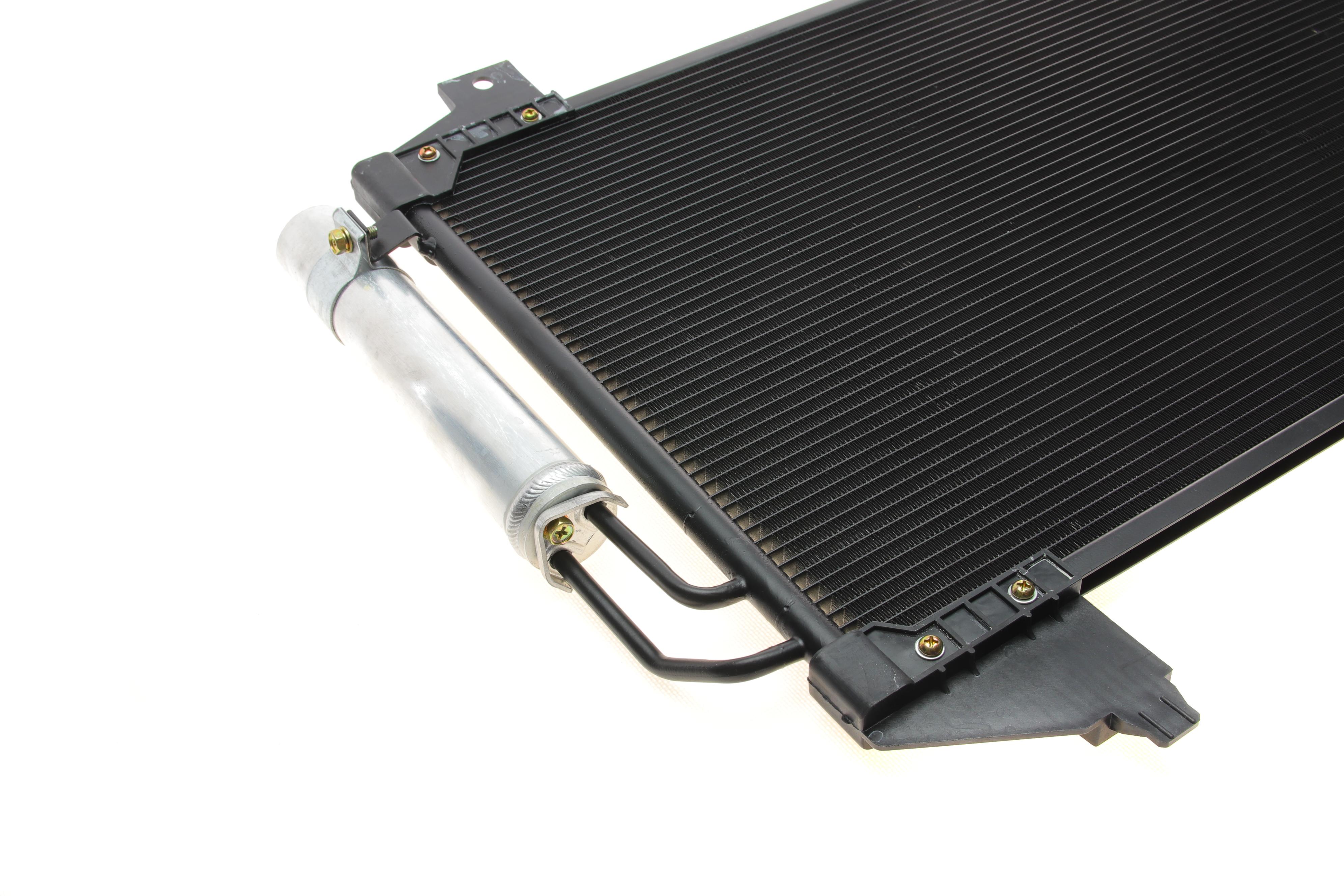 Радіатор кондиціонера Mitsubishi Outlander 2.0-3.0 12-