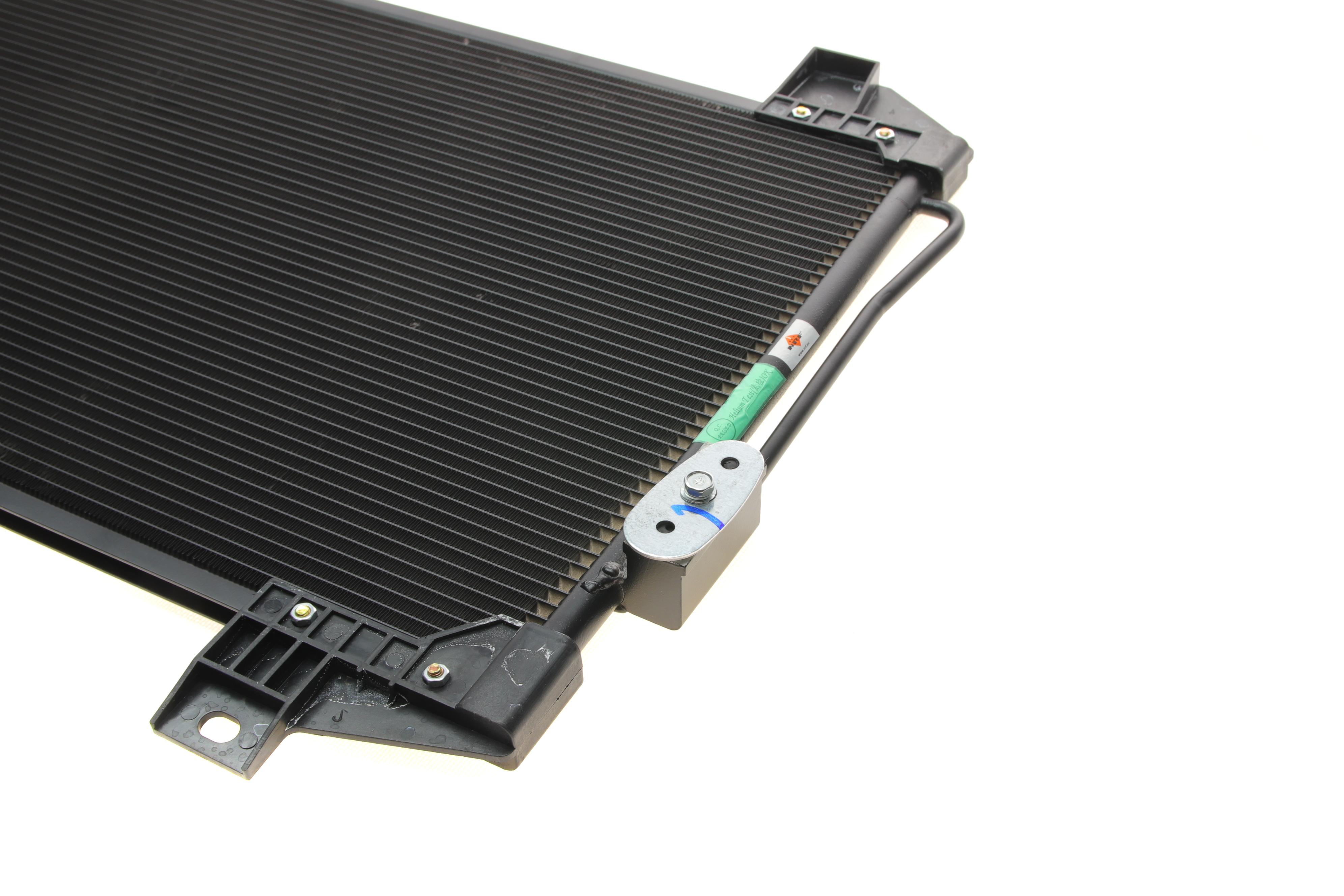 Радіатор кондиціонера Mitsubishi Outlander 2.0-3.0 12-