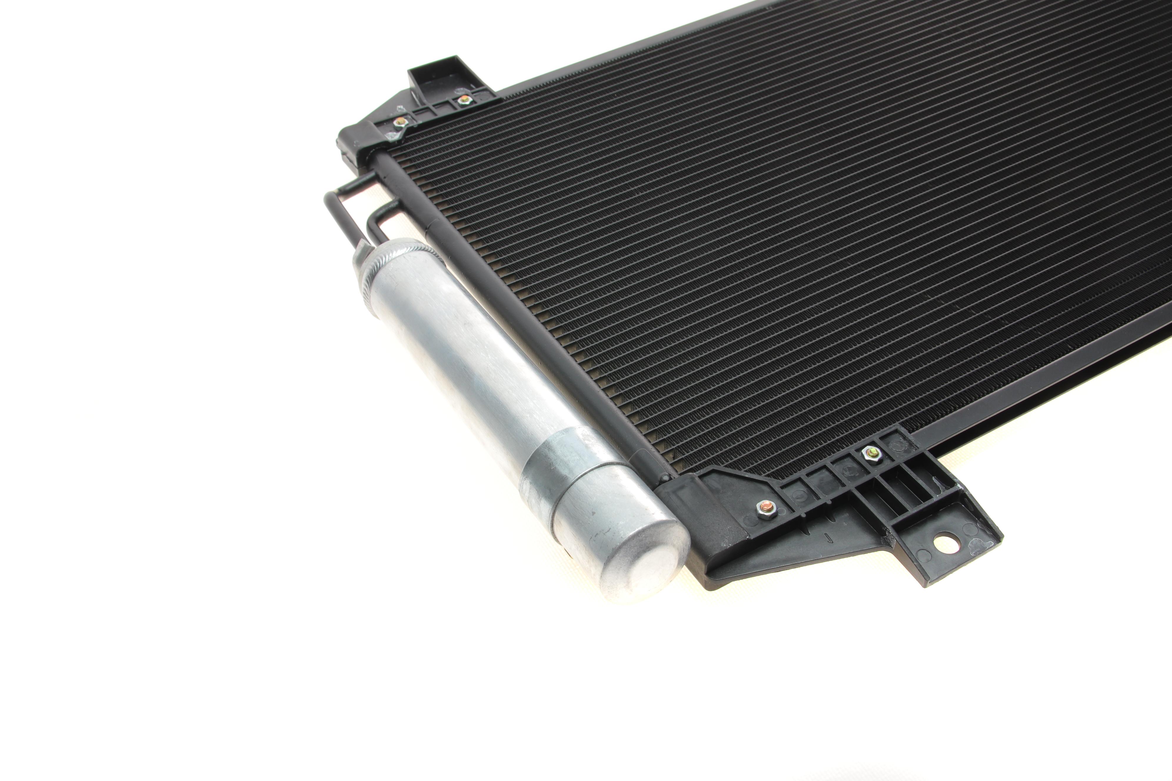 Радіатор кондиціонера Mitsubishi Outlander 2.0-3.0 12-