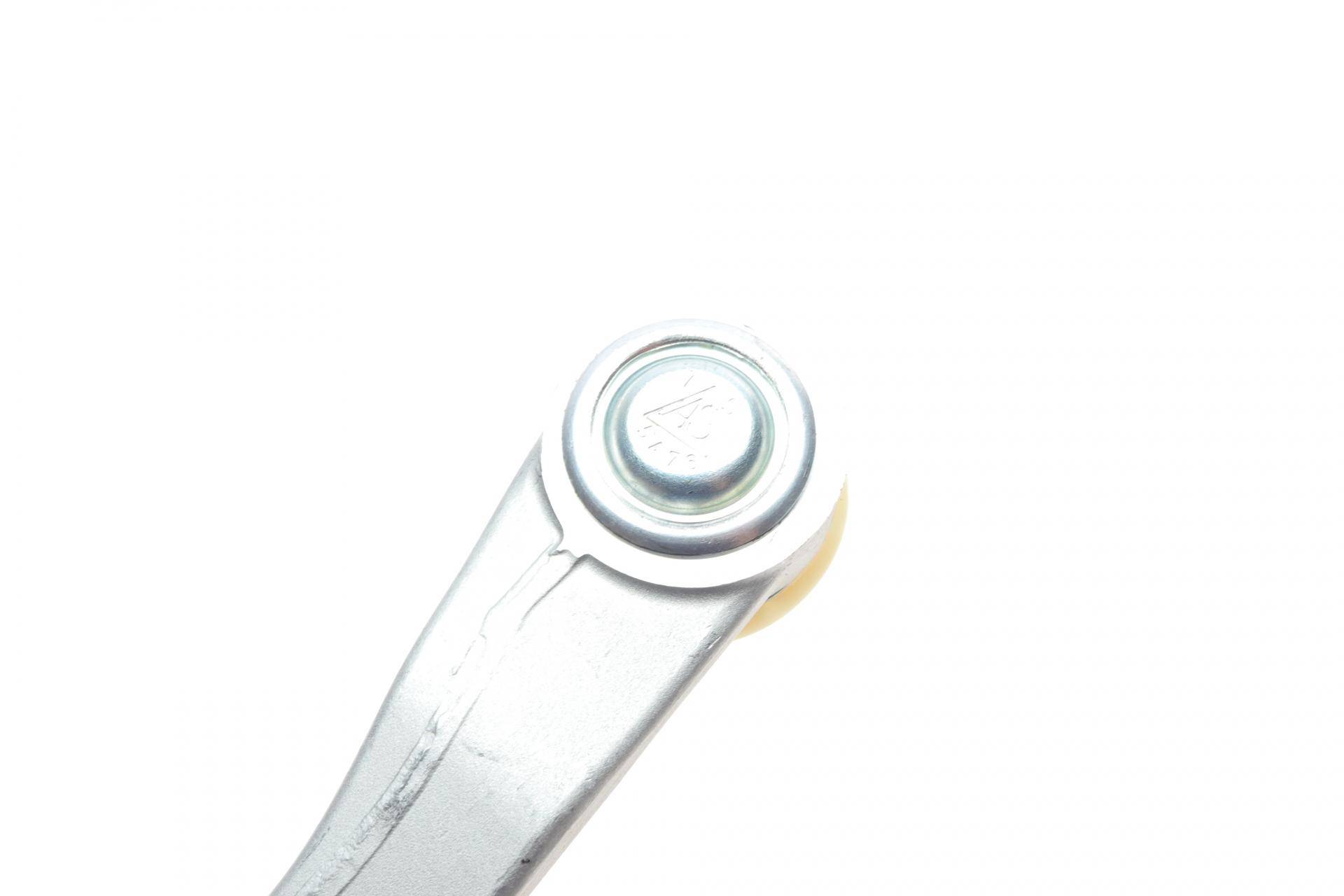 Важіль підвіски (передній) (R) Audi A4/Q5 07-