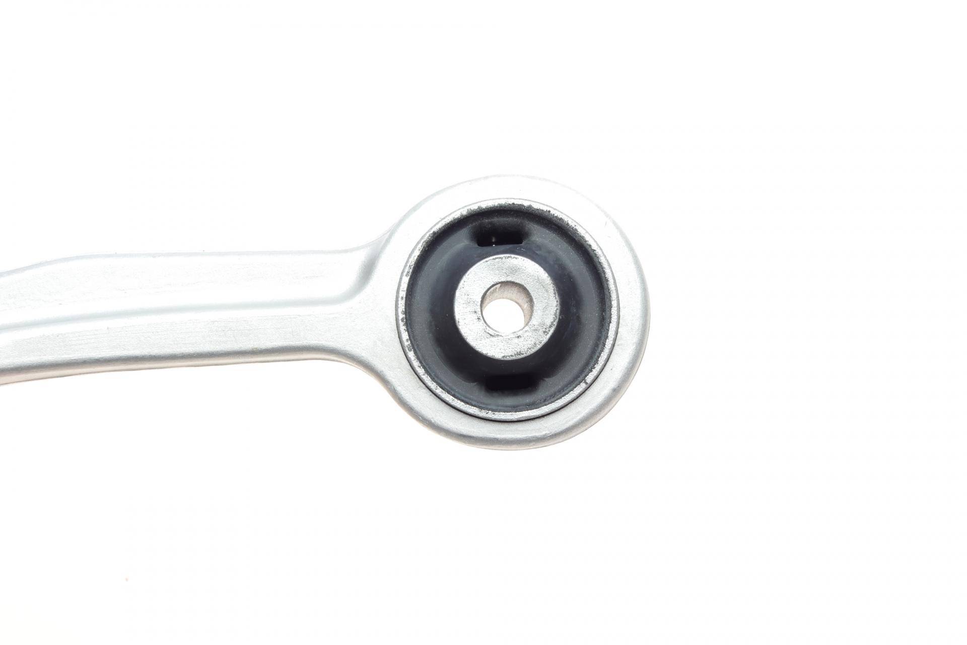 Важіль підвіски (передній) (R) Audi A4/Q5 07-