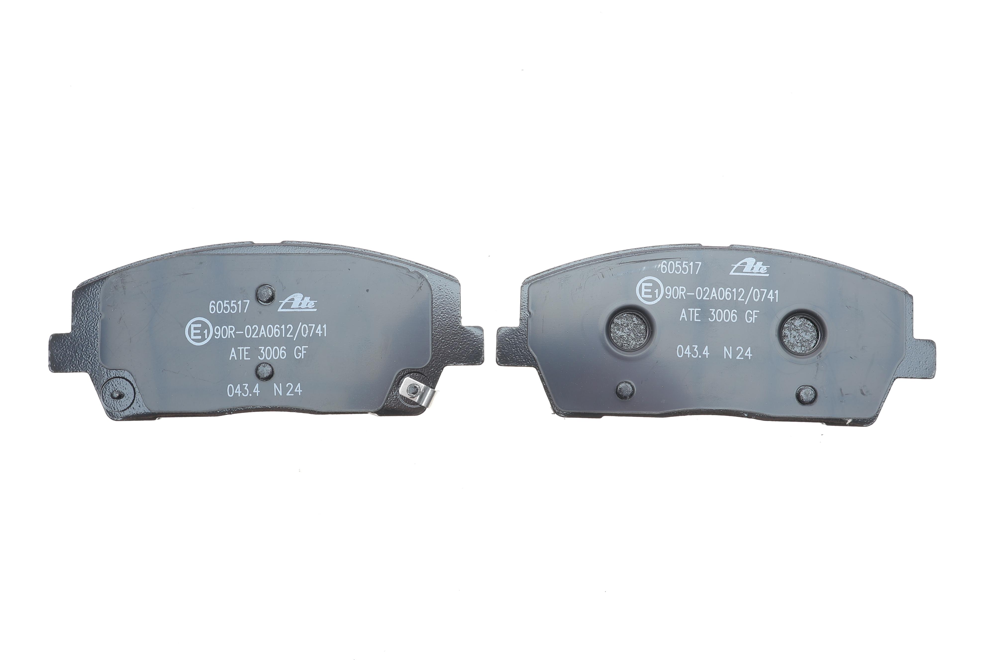 Колодки тормозные (передние) Hyundai Santa Fe 2.0/2.4 18-