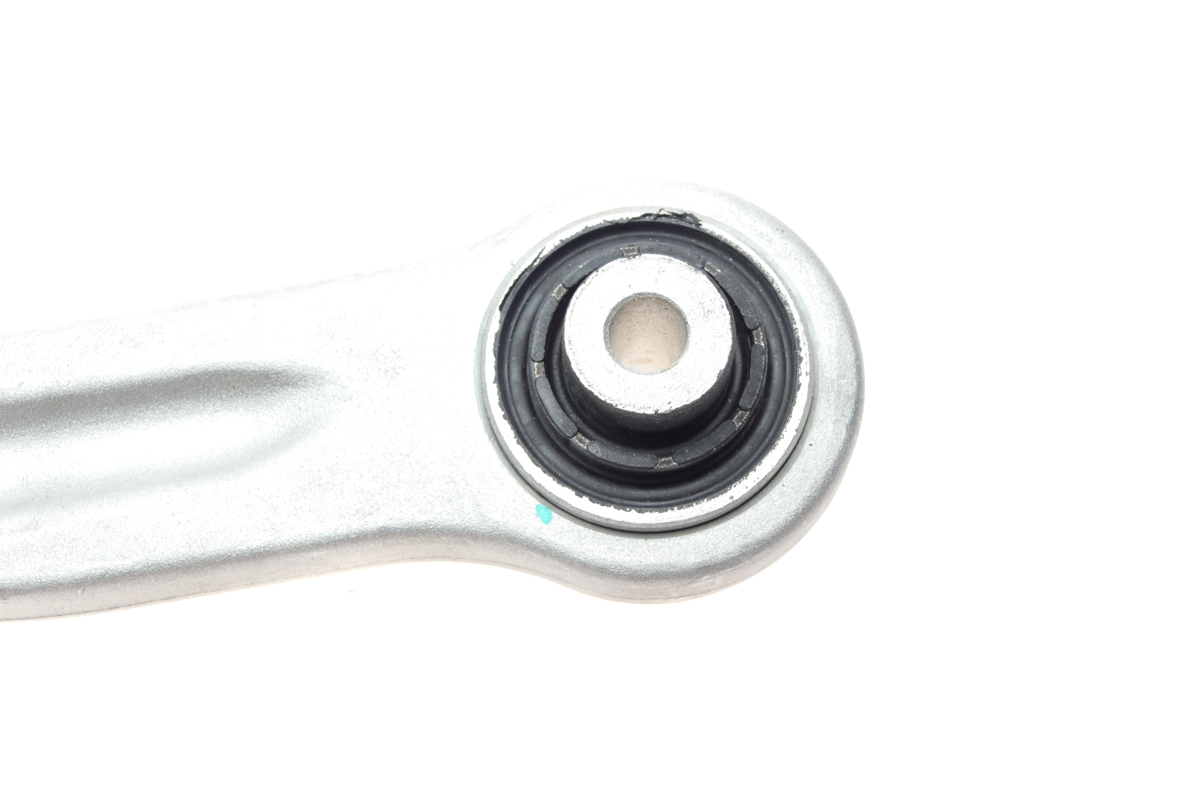 Важіль підвіски (передній/знизу) Audi A8 2.8-6.0 02-10