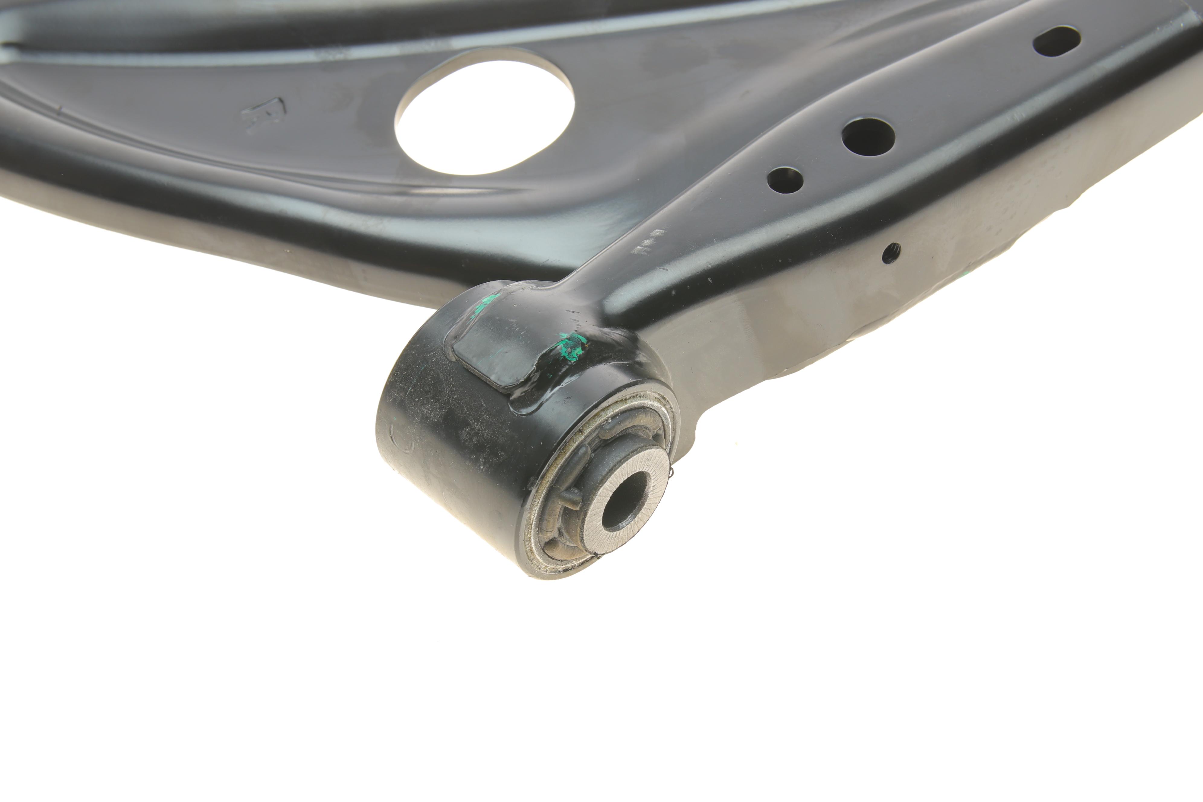 Важіль підвіски (передній/знизу) (R) Citroen C5 Aircross 18-/Peugeot 3008 II/5008 II 16- d=16.6/21.9