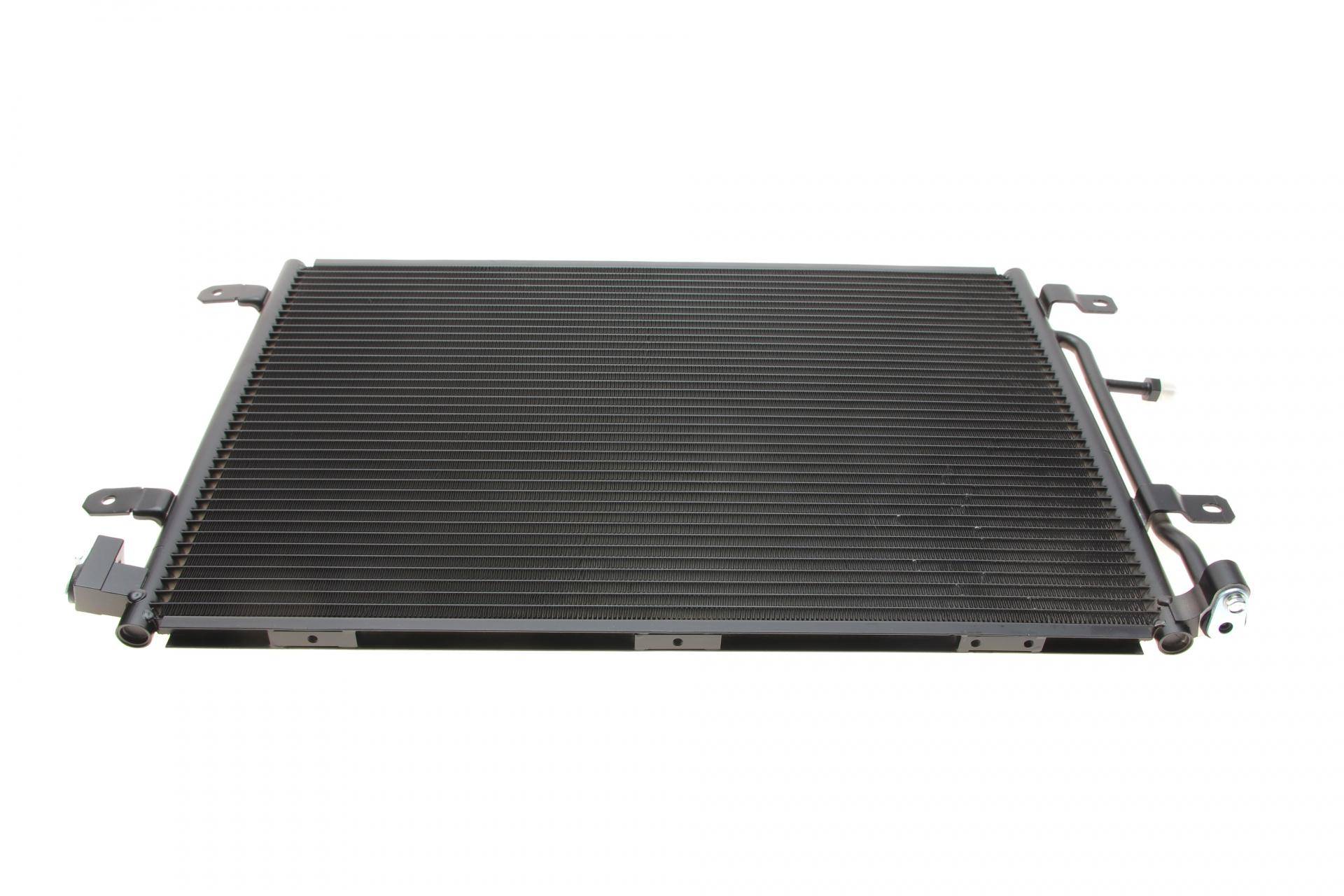 Радіатор кондиціонера Audi A4 2.7D/3.0D/4.2 04-09