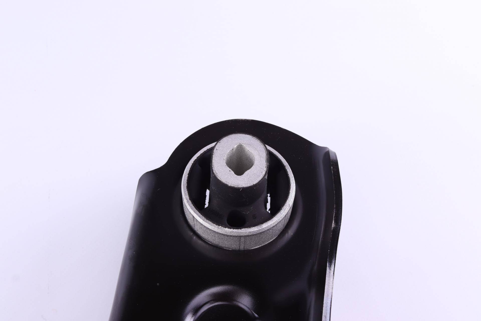 Важіль підвіски (передній/знизу) (L) Renault Megane IV 15-